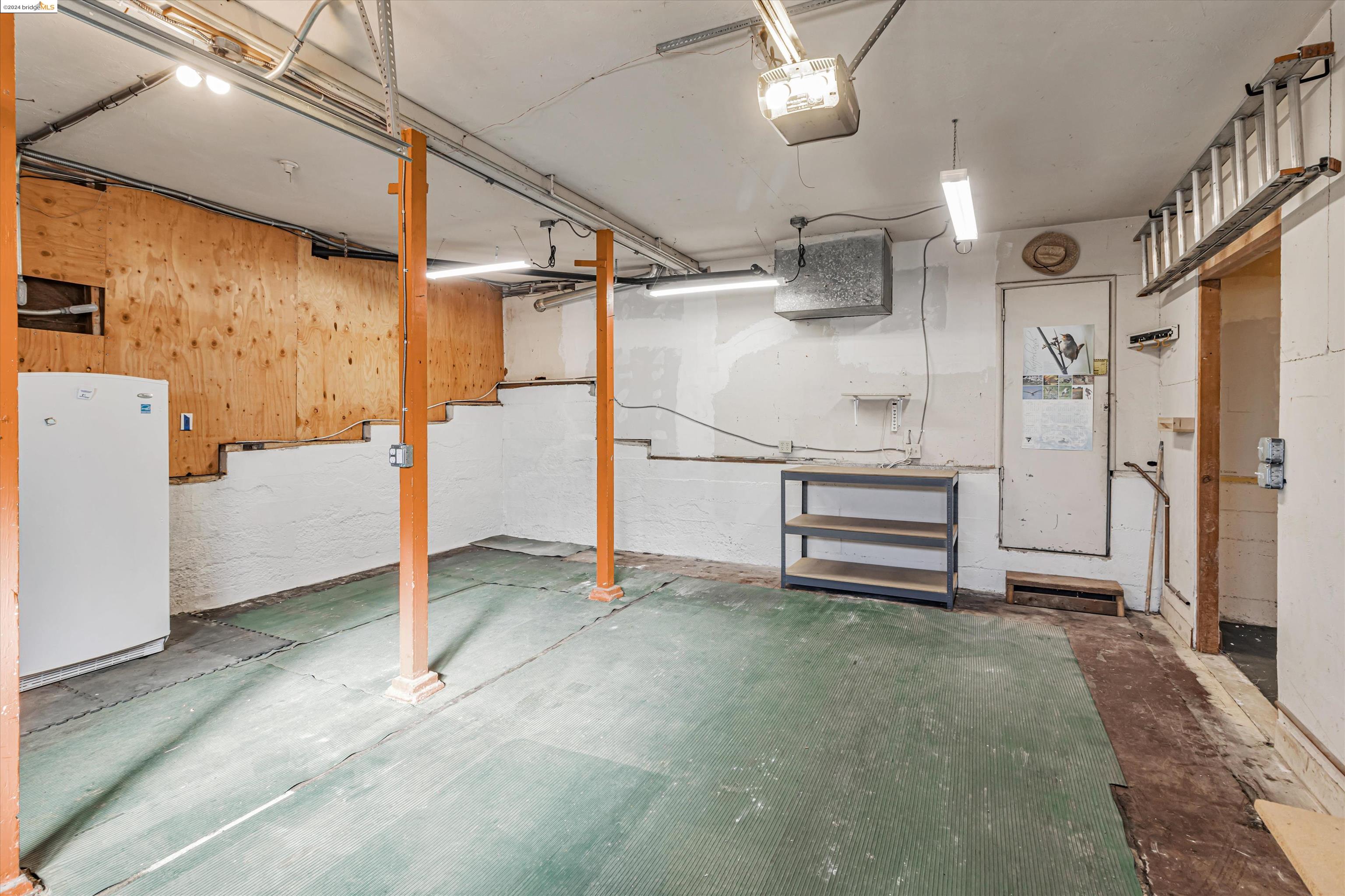 6100 Outlook Ave