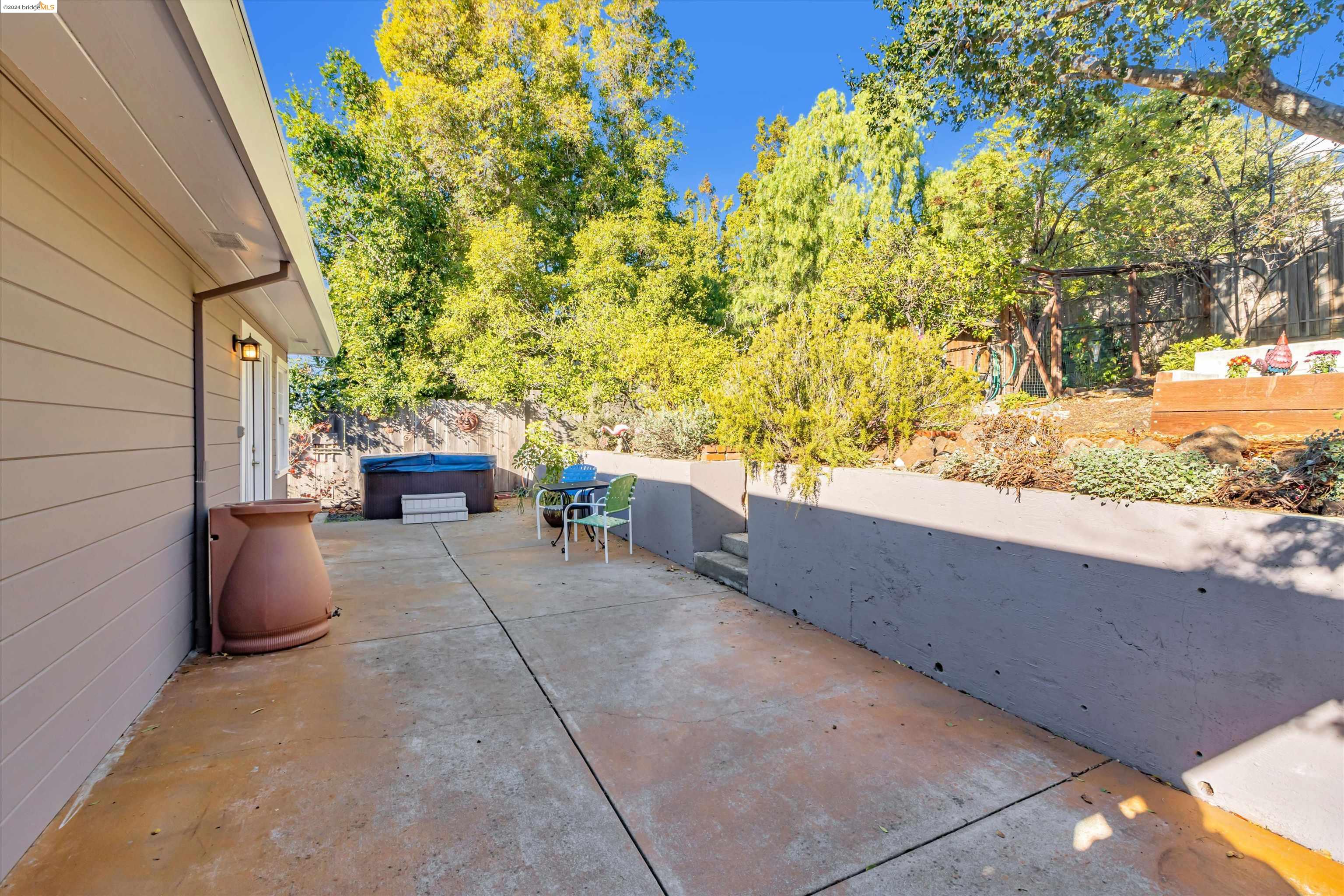 6100 Outlook Ave