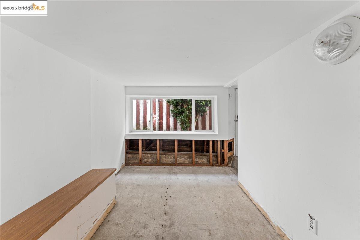 4076 Santa Rita St