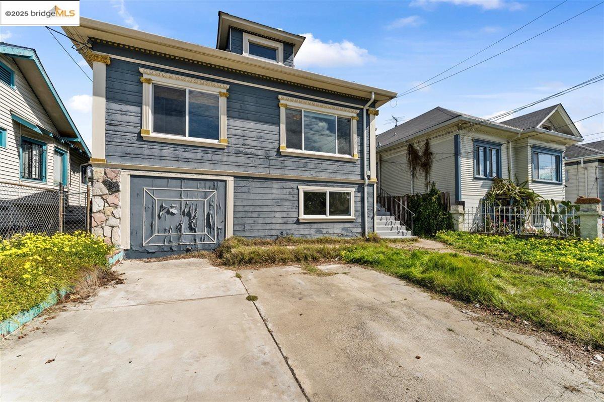 4076 Santa Rita St