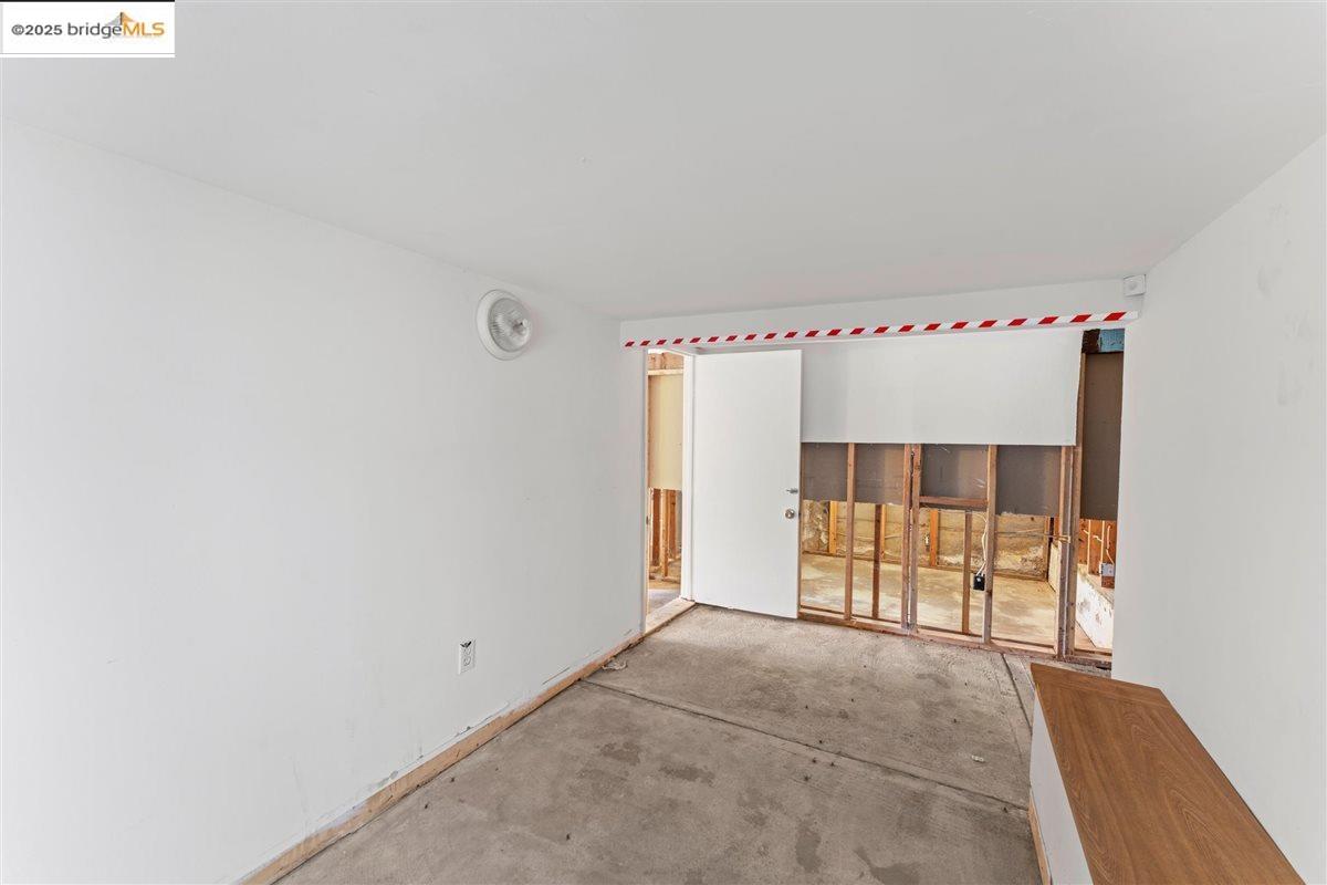 4076 Santa Rita St