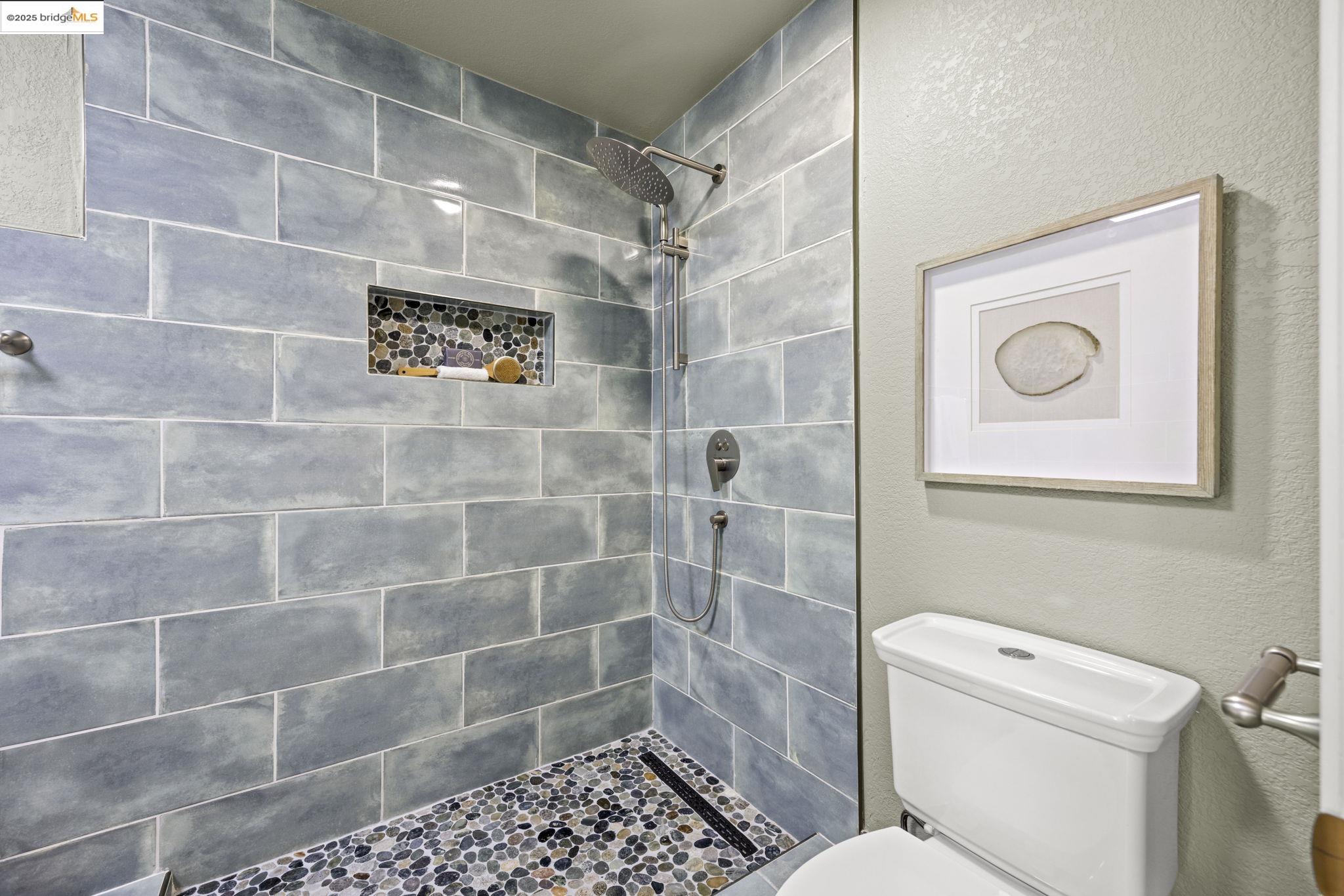 12 Sereno Cir, Oakland