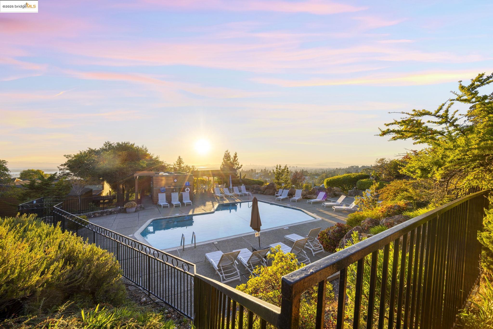 12 Sereno Cir, Oakland