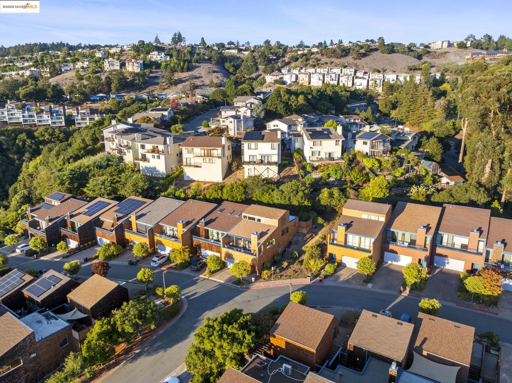 12 Sereno Cir, Oakland