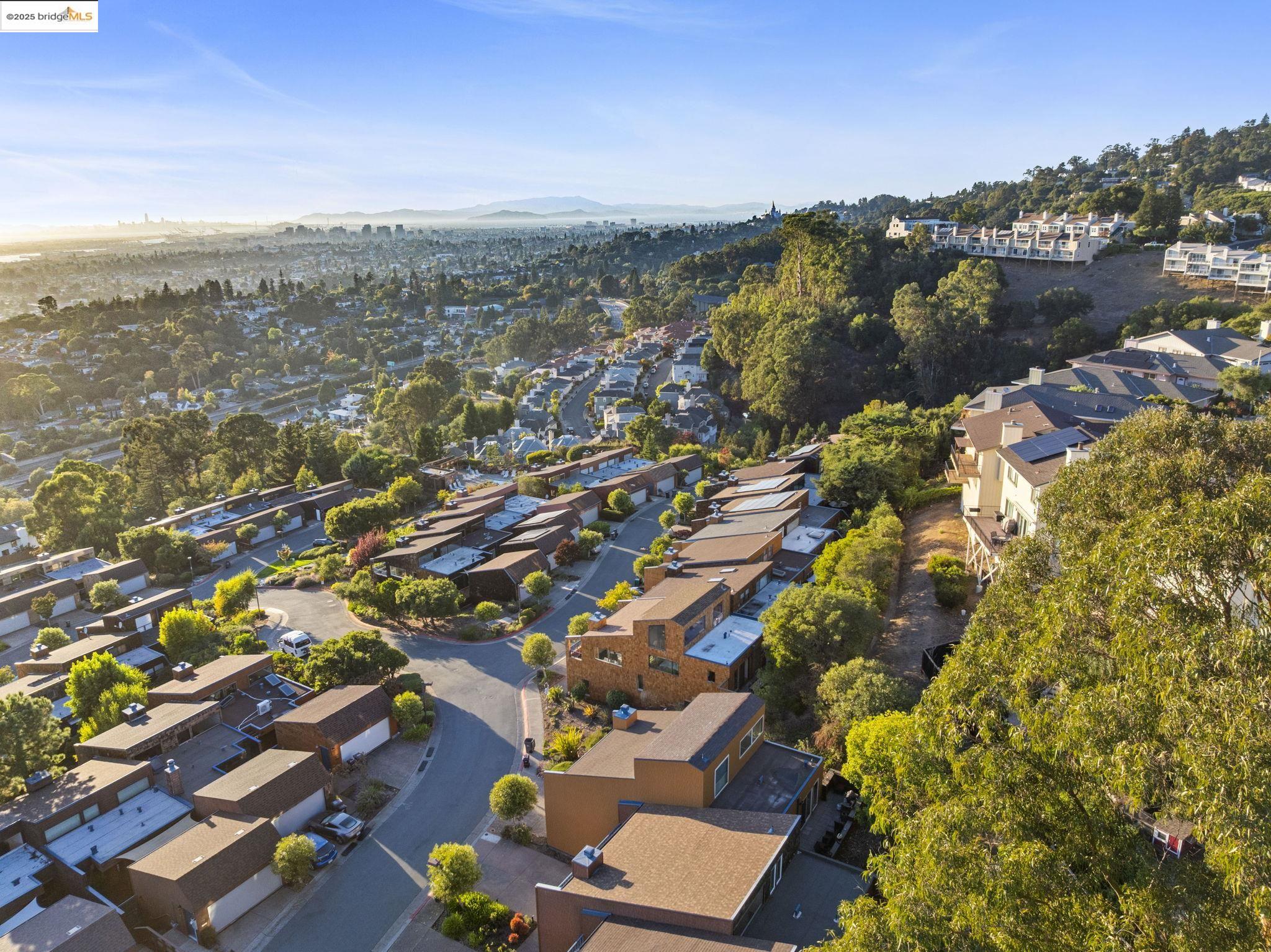 12 Sereno Cir, Oakland