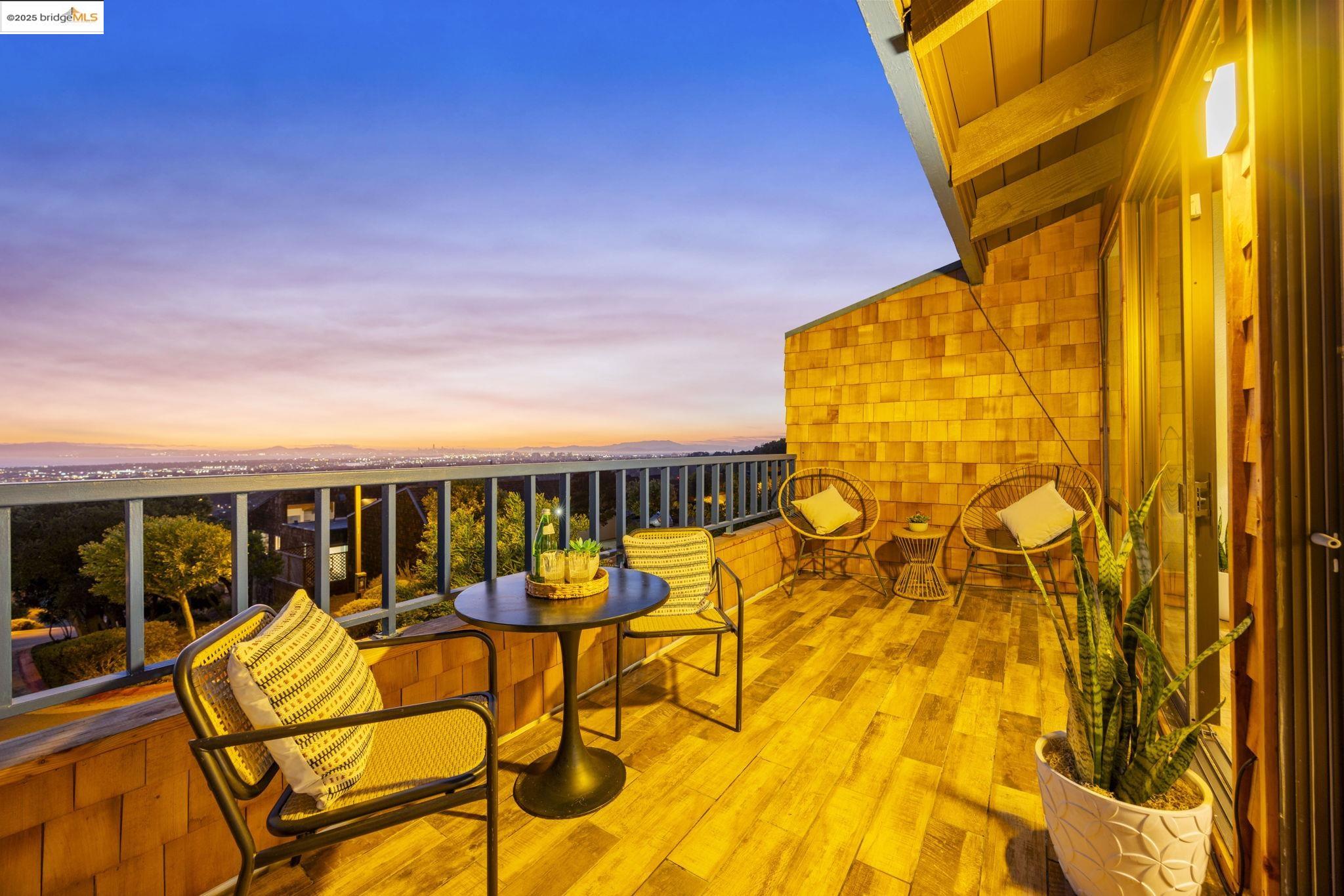 12 Sereno Cir, Oakland