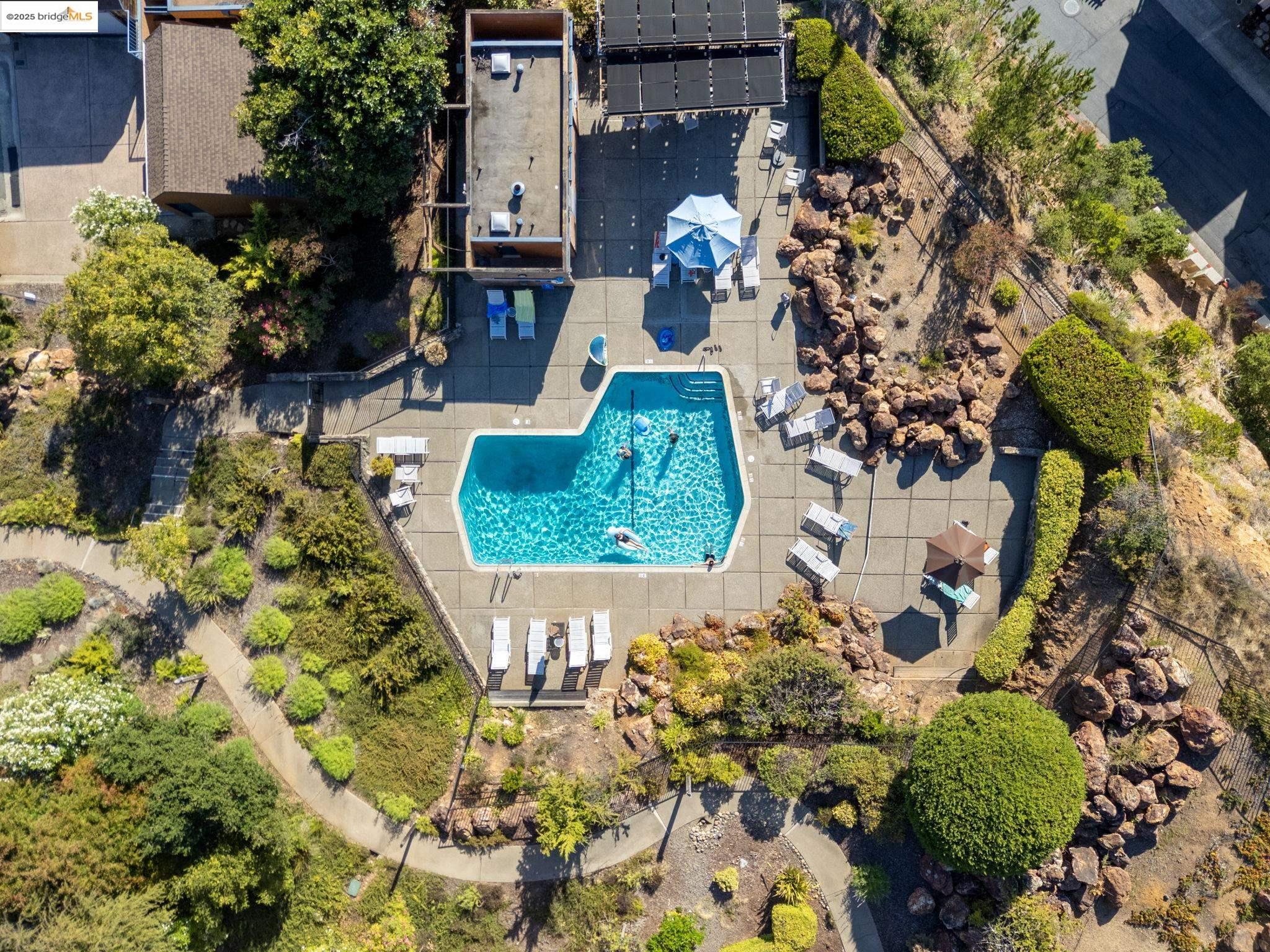 12 Sereno Cir, Oakland