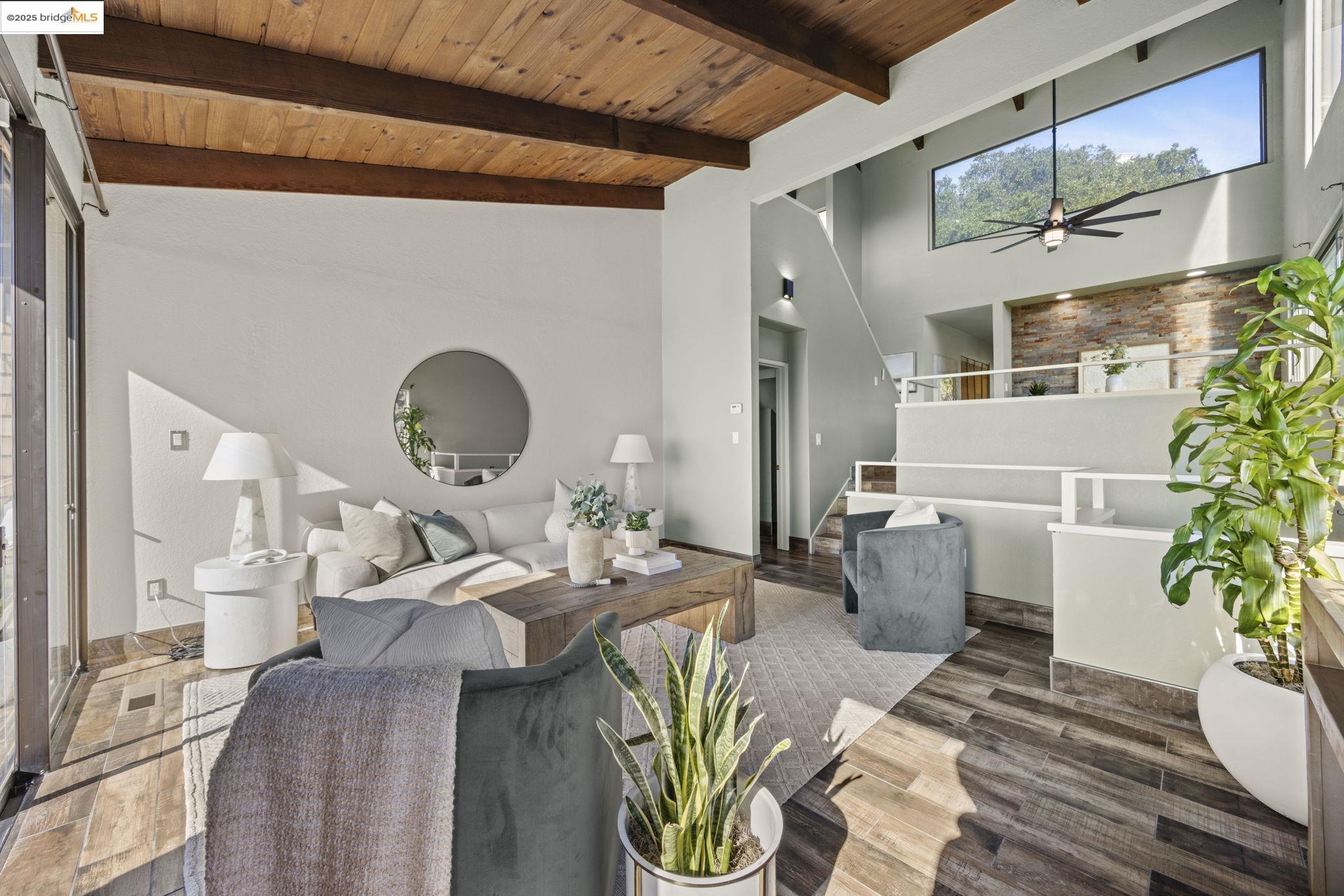 12 Sereno Cir, Oakland