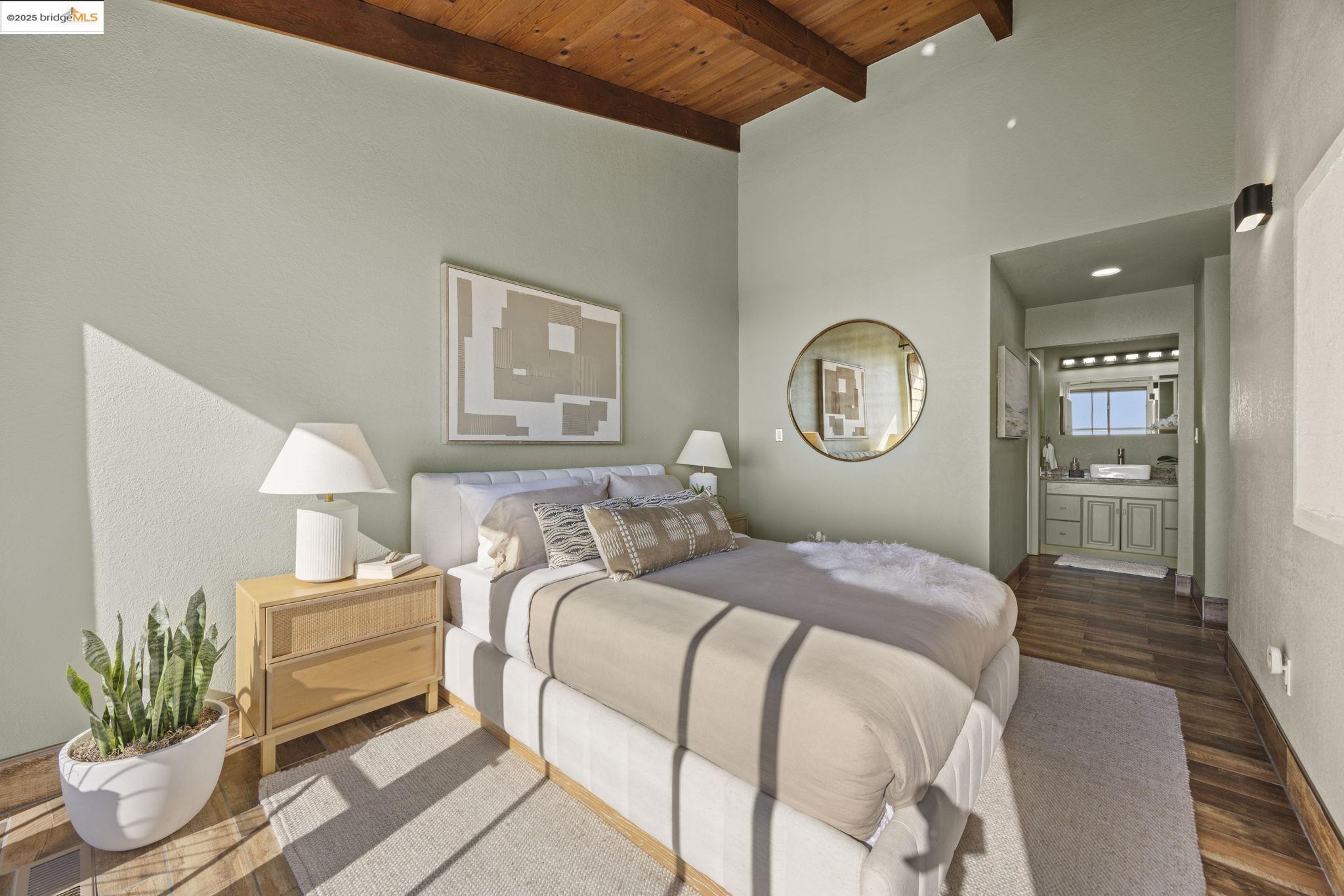 12 Sereno Cir, Oakland