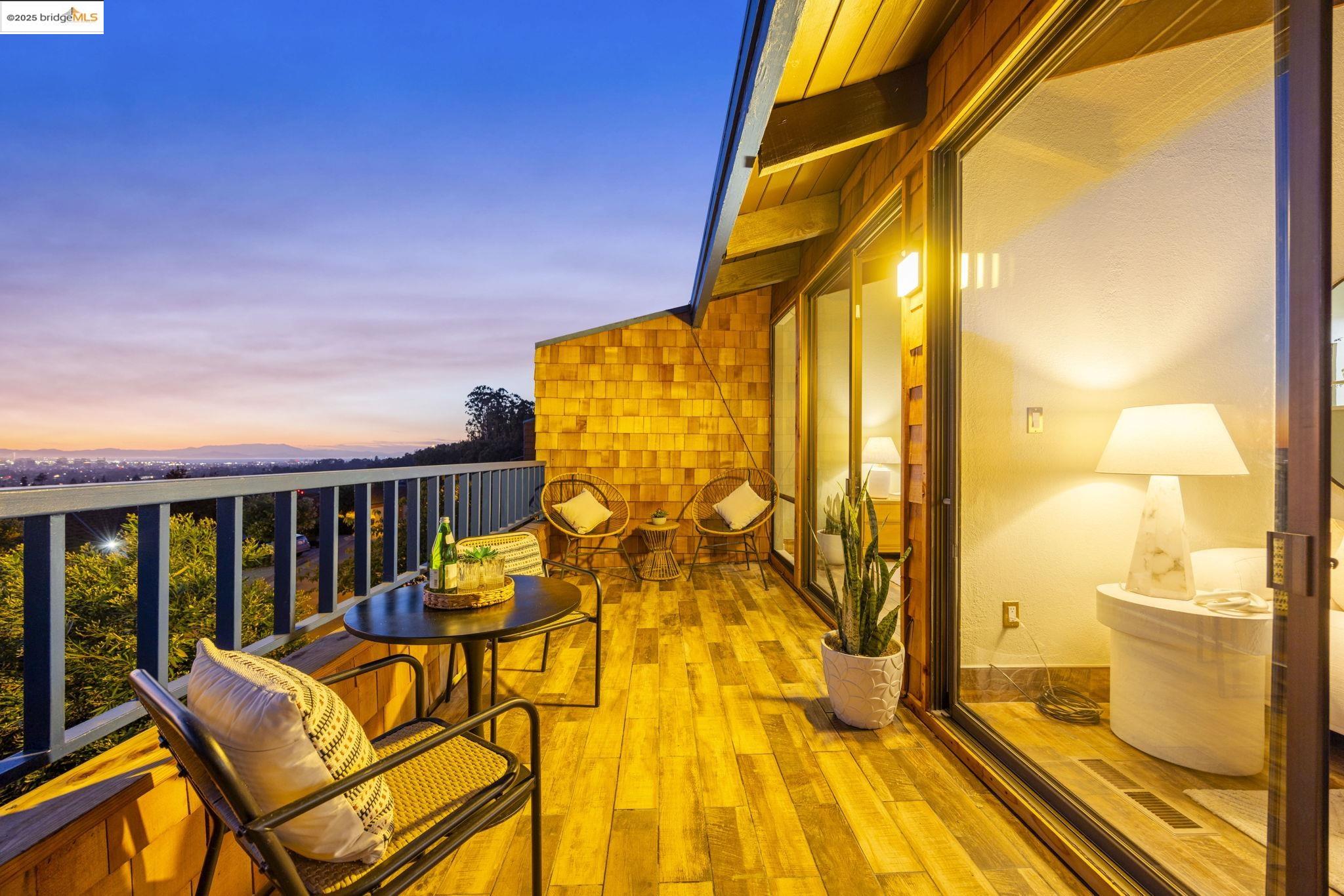 12 Sereno Cir, Oakland