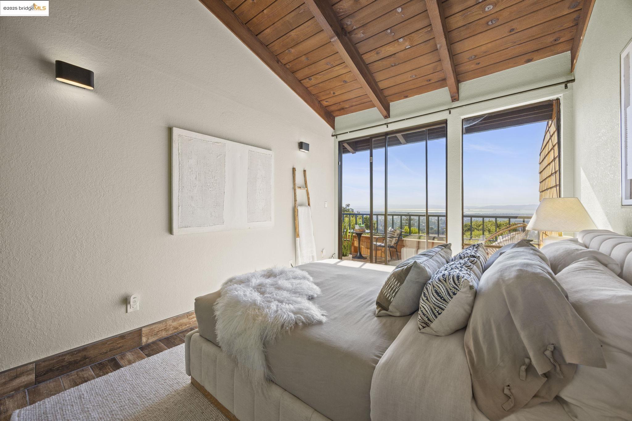 12 Sereno Cir, Oakland