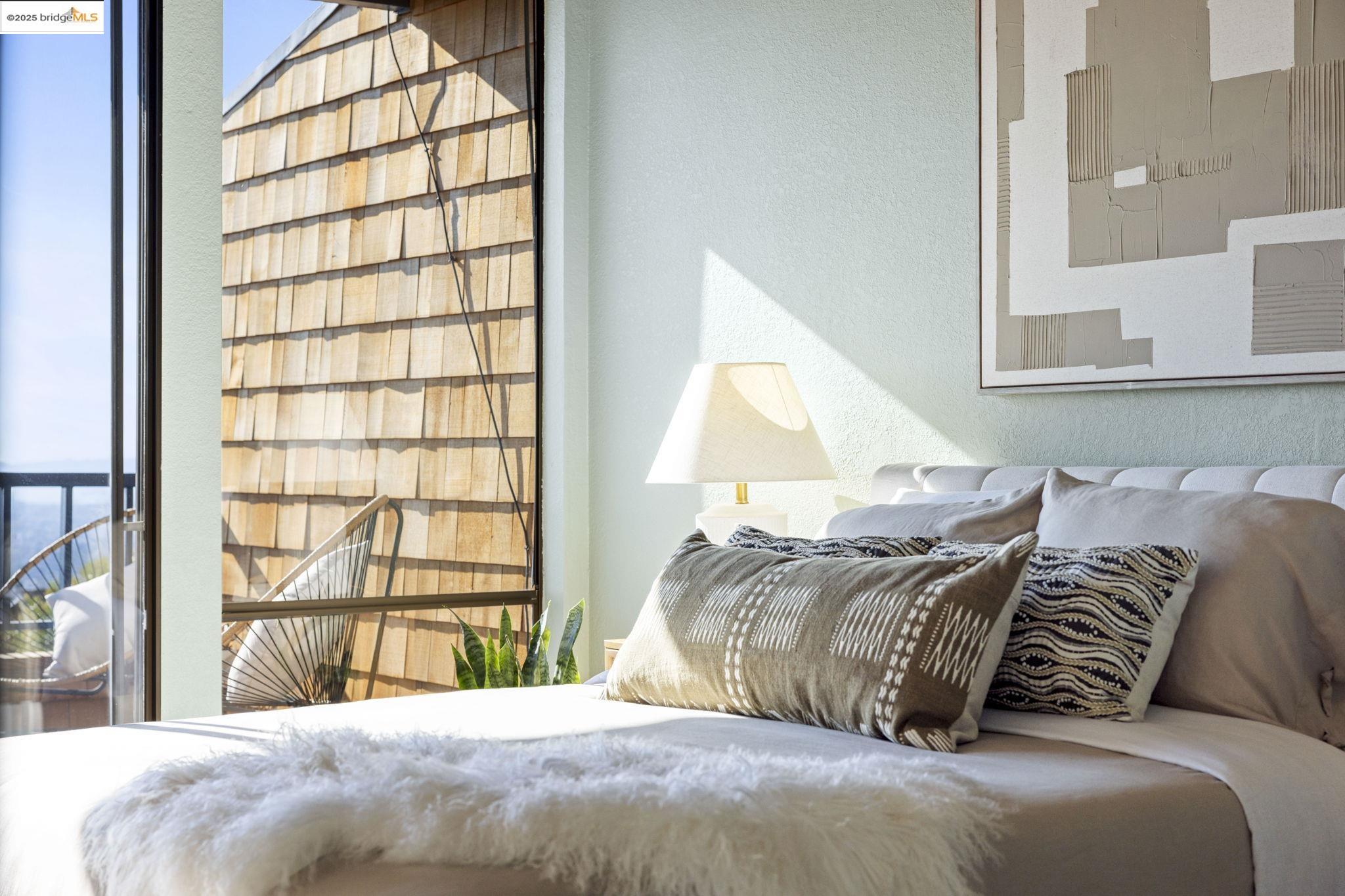 12 Sereno Cir, Oakland