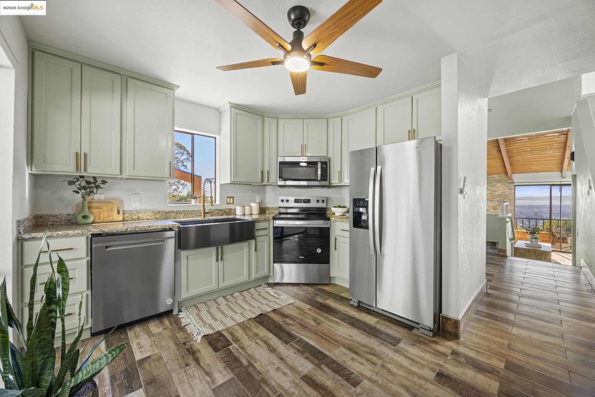 12 Sereno Cir, Oakland