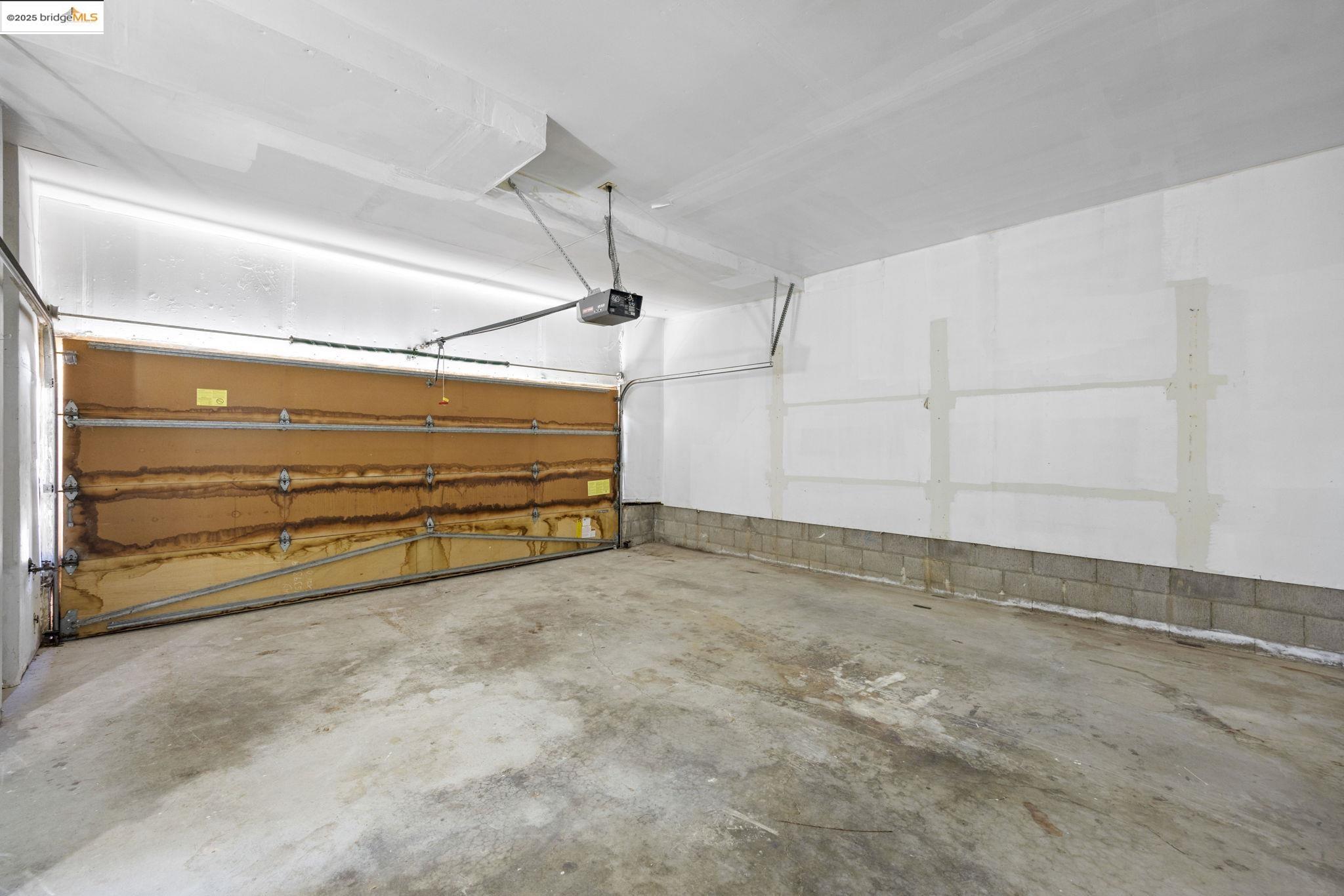 12 Sereno Cir, Oakland