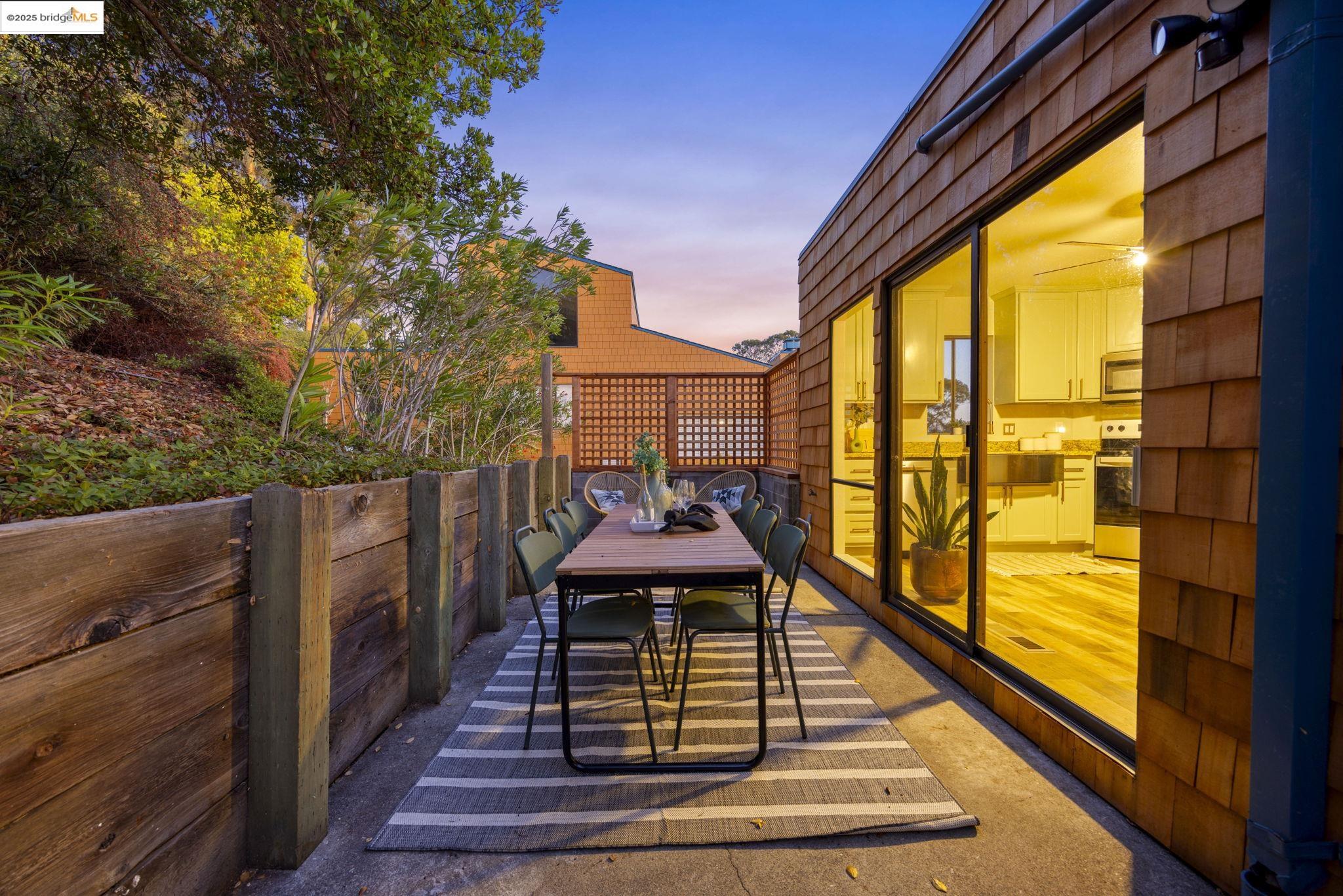 12 Sereno Cir, Oakland