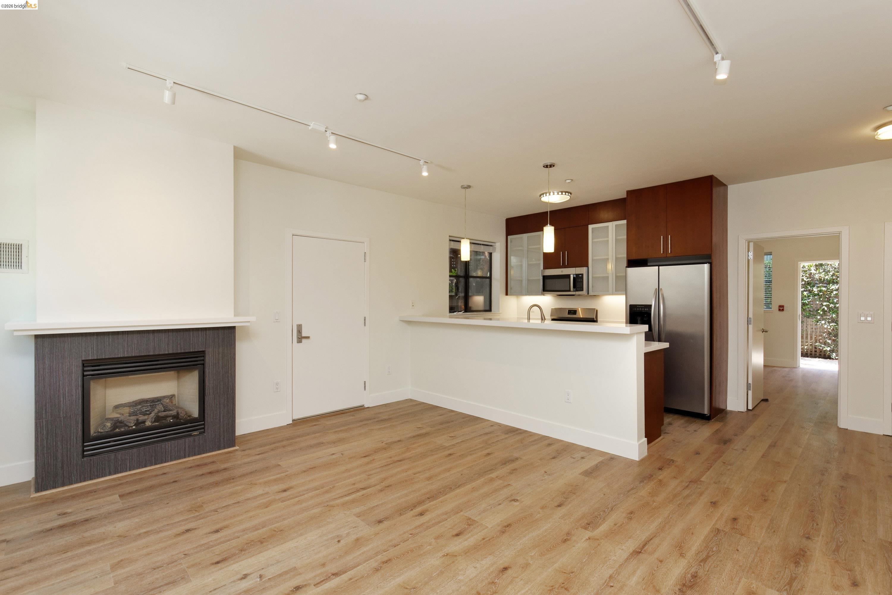 1565 32nd Street # 4