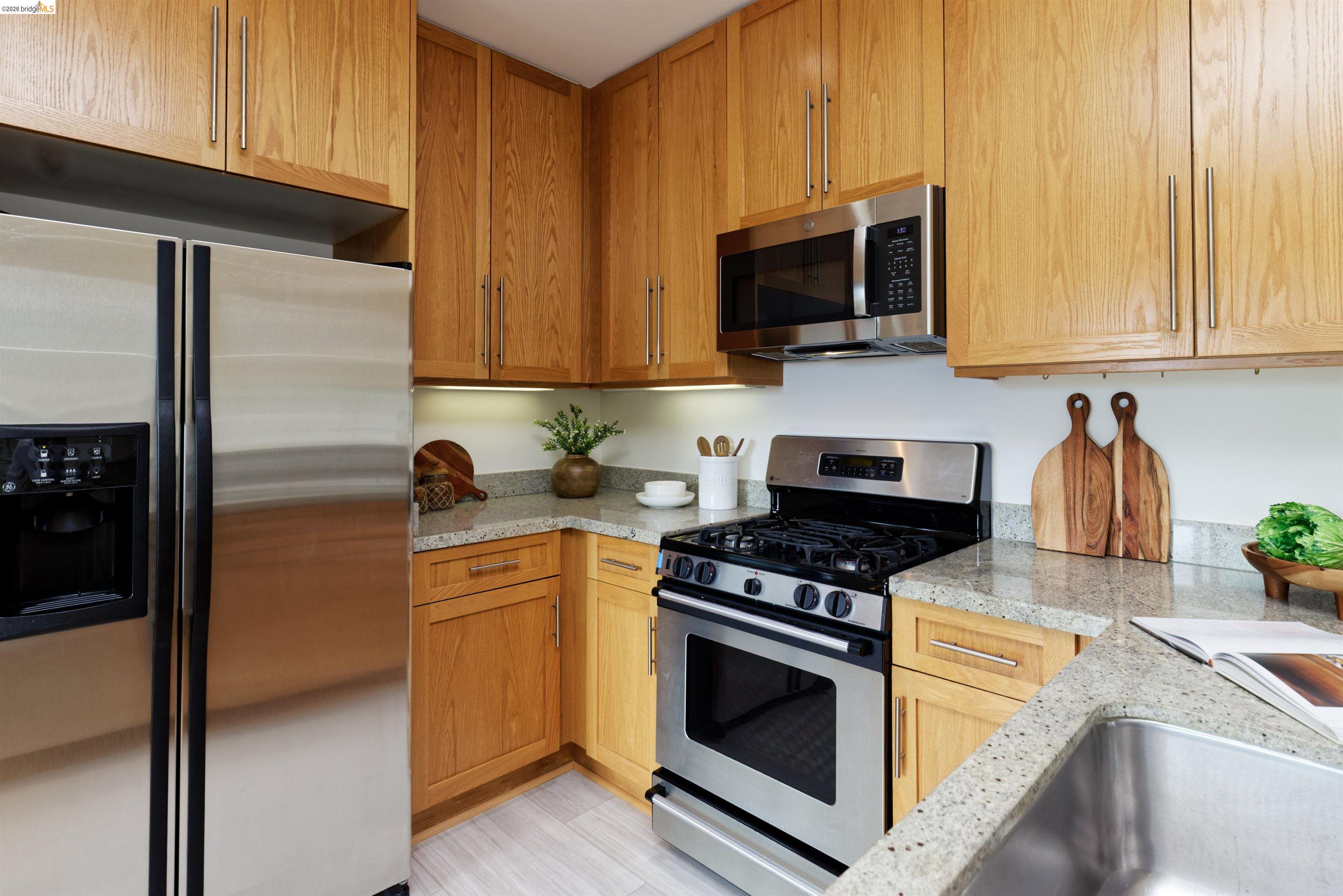 371 30th Street # 404