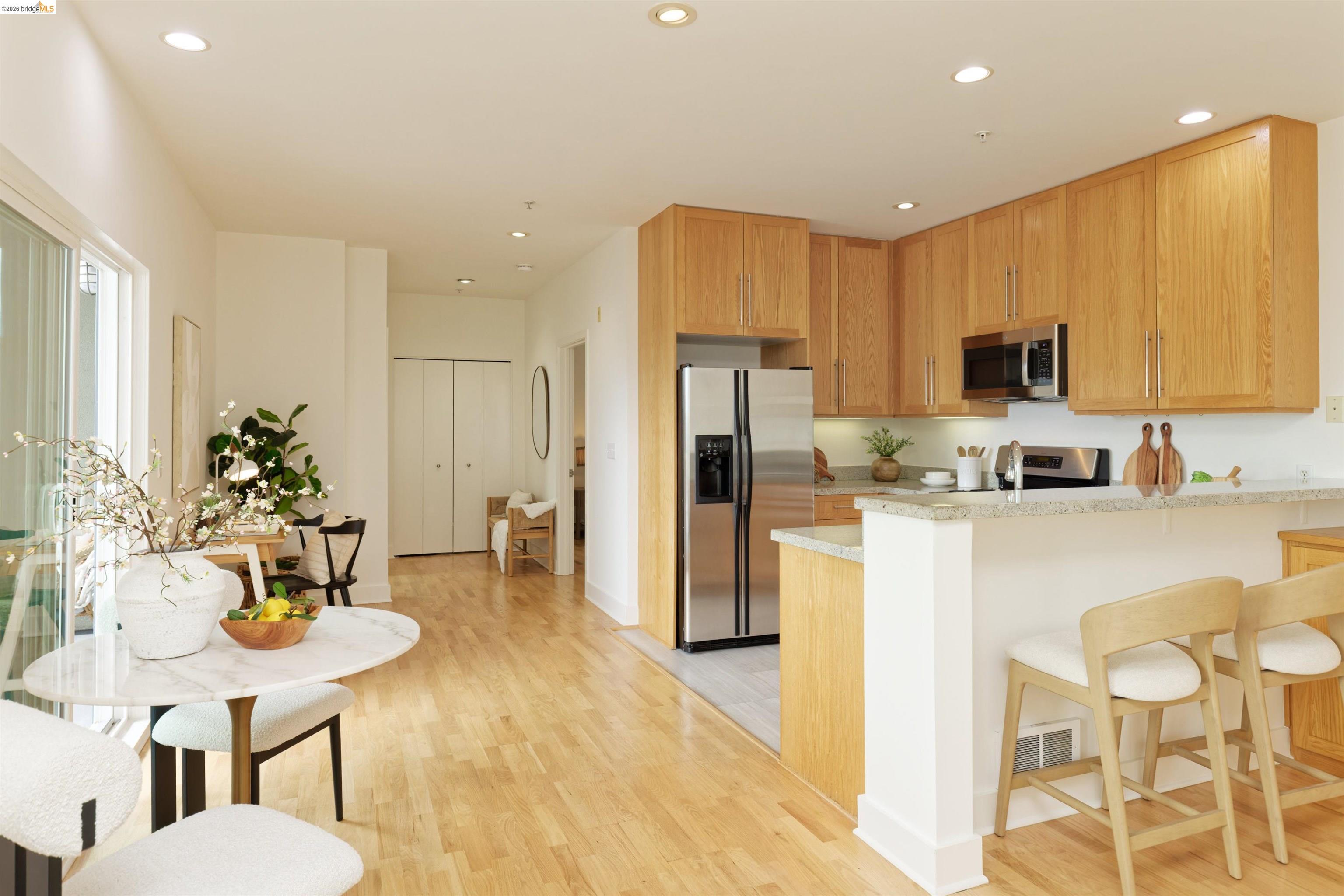 371 30th Street # 404