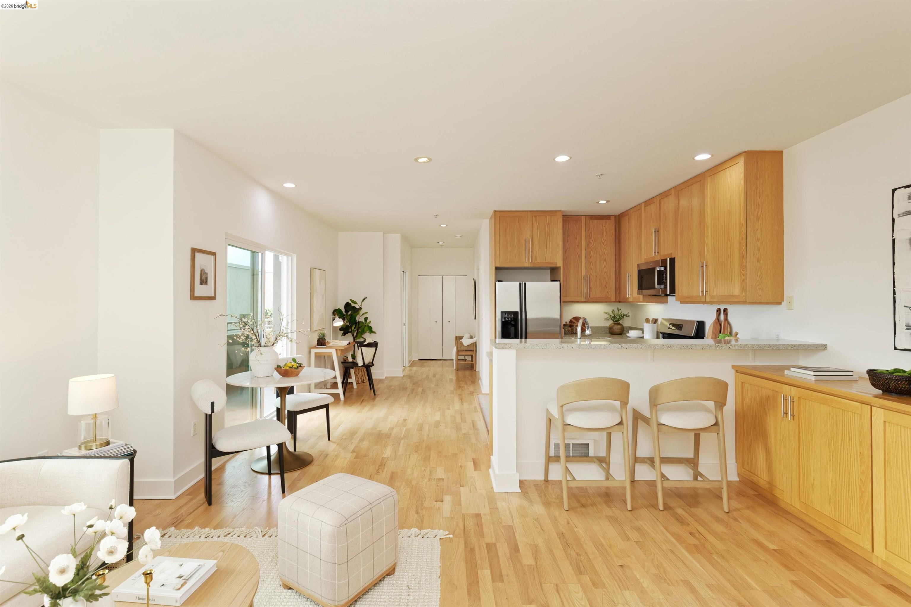 371 30th Street # 404