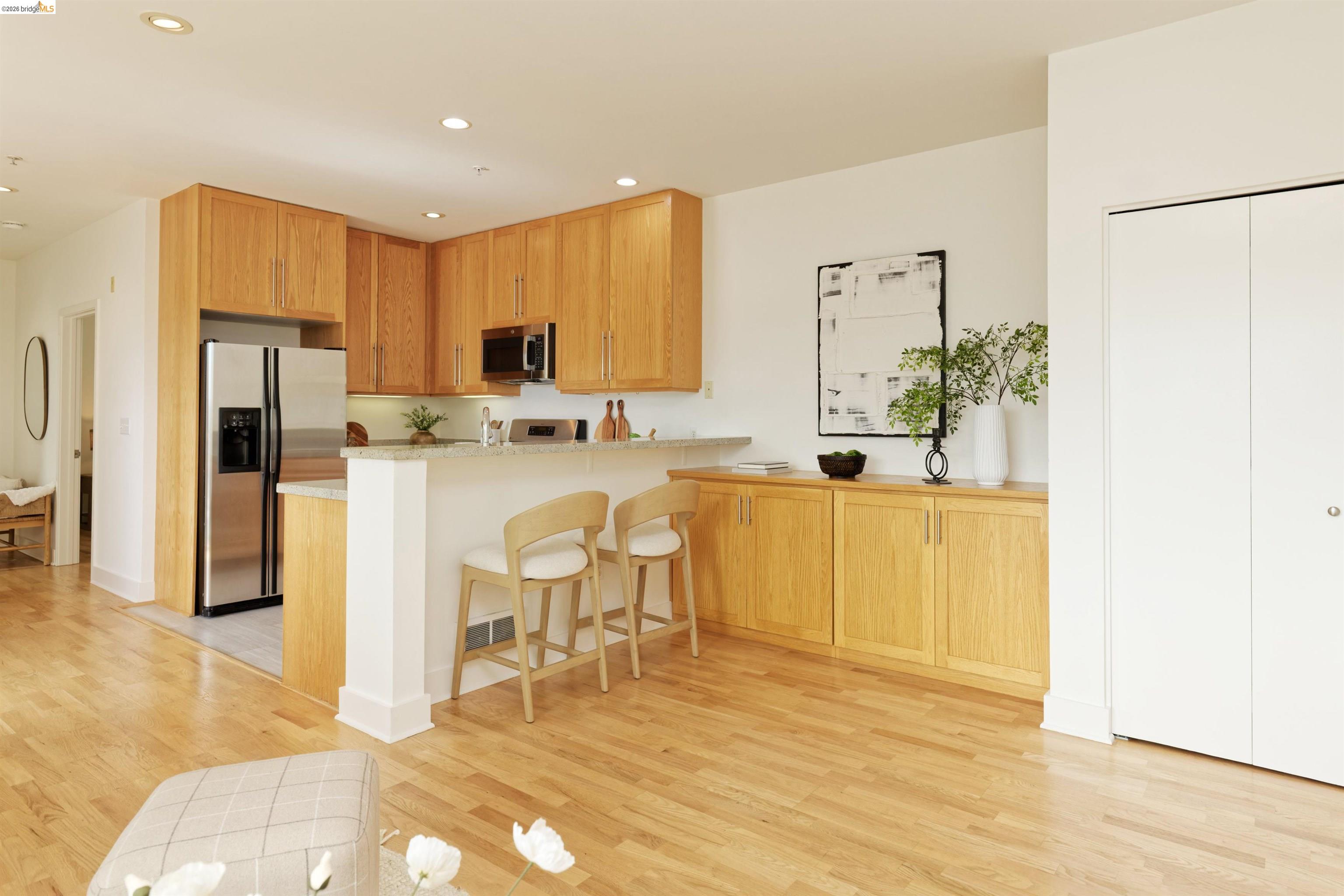 371 30th Street # 404