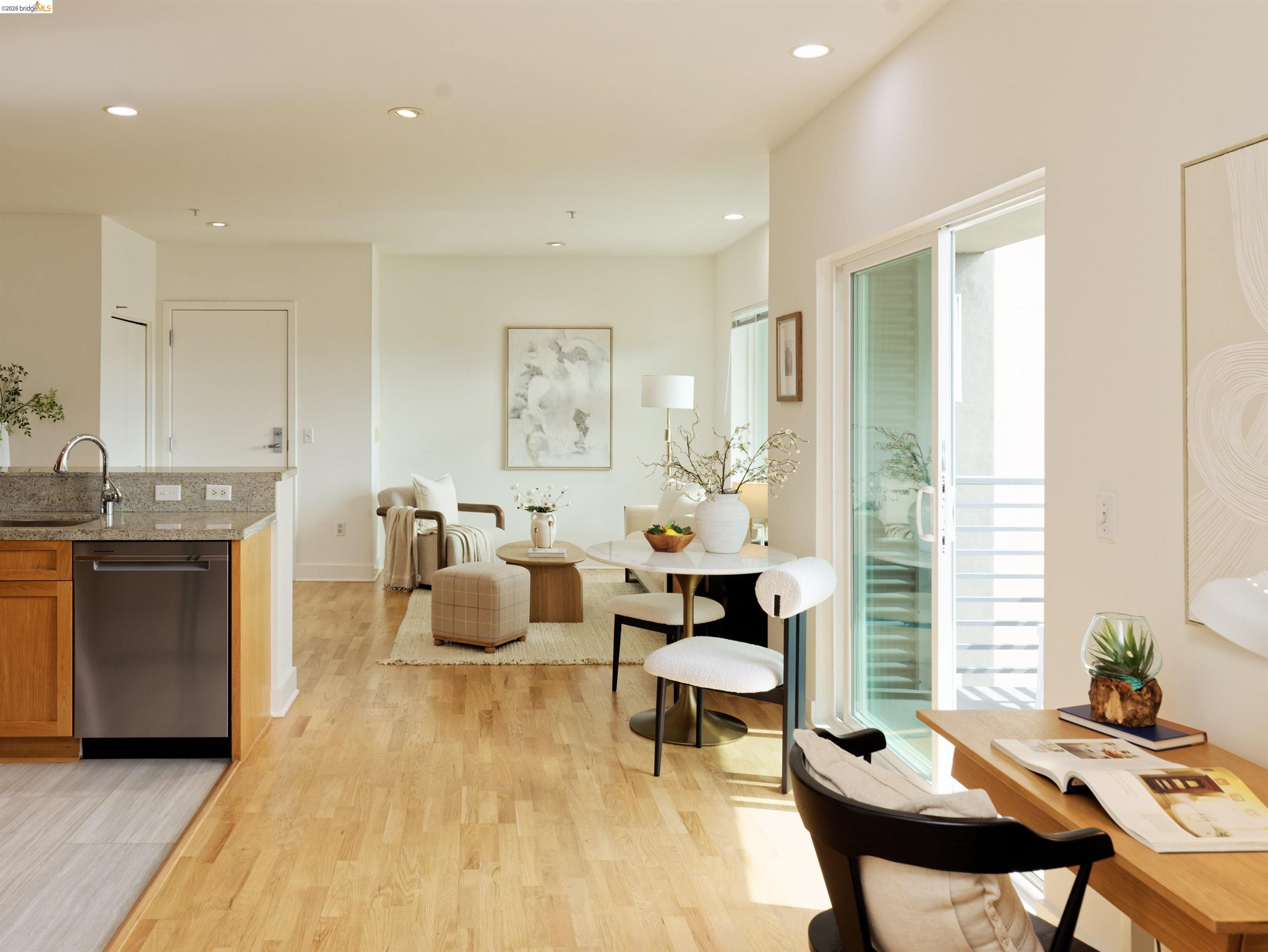 371 30th Street # 404