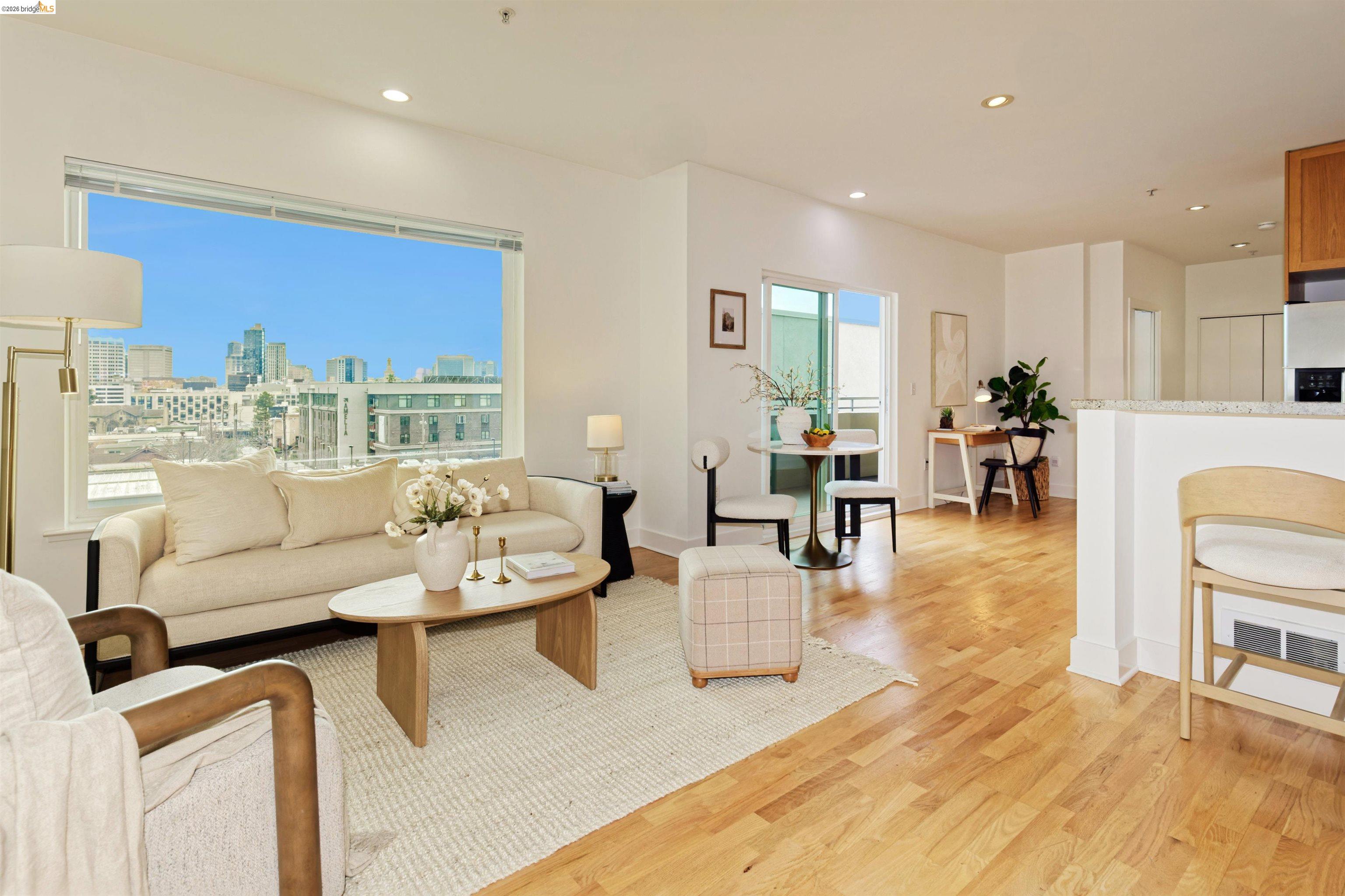 371 30th Street # 404