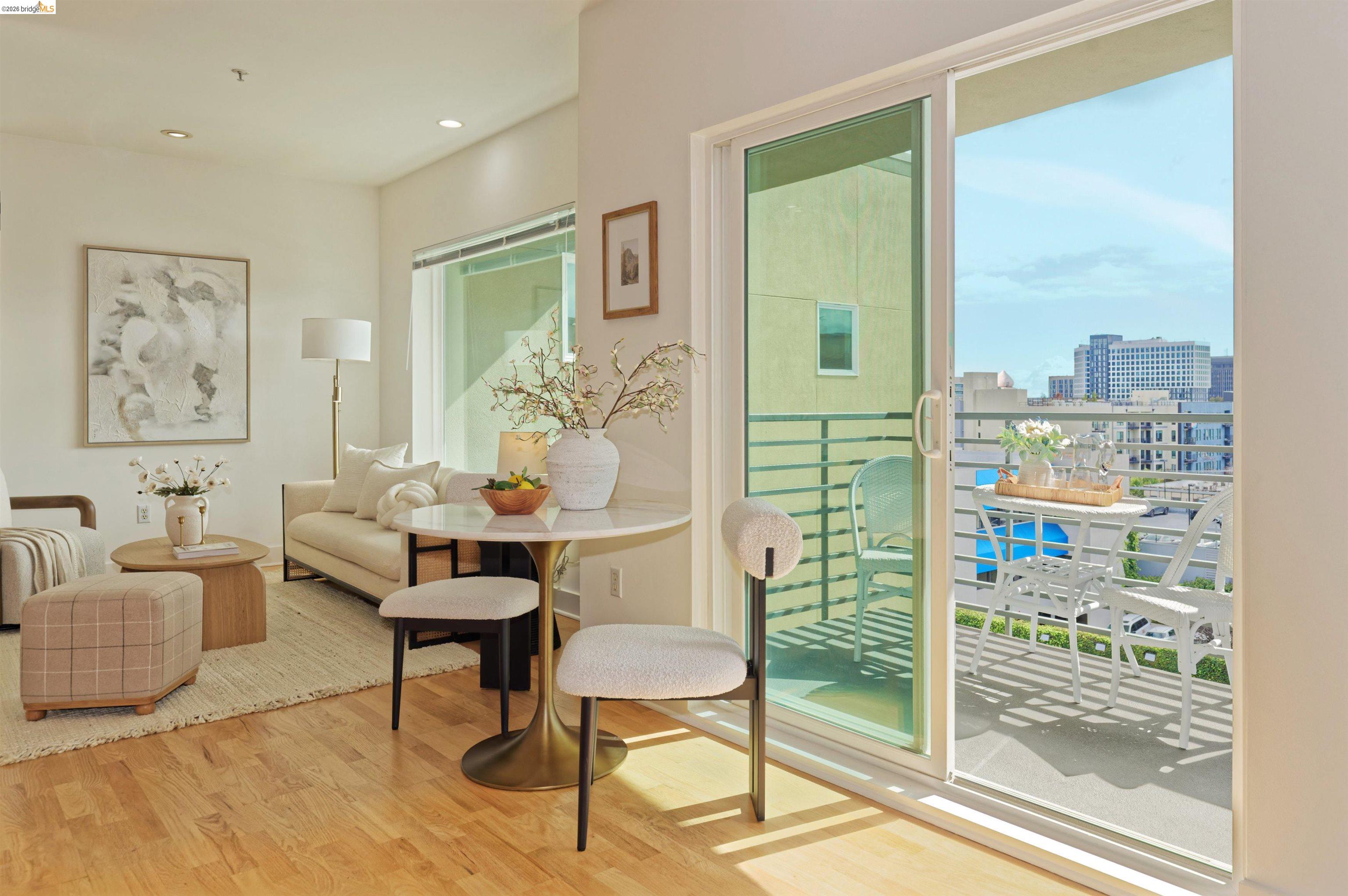 371 30th Street # 404