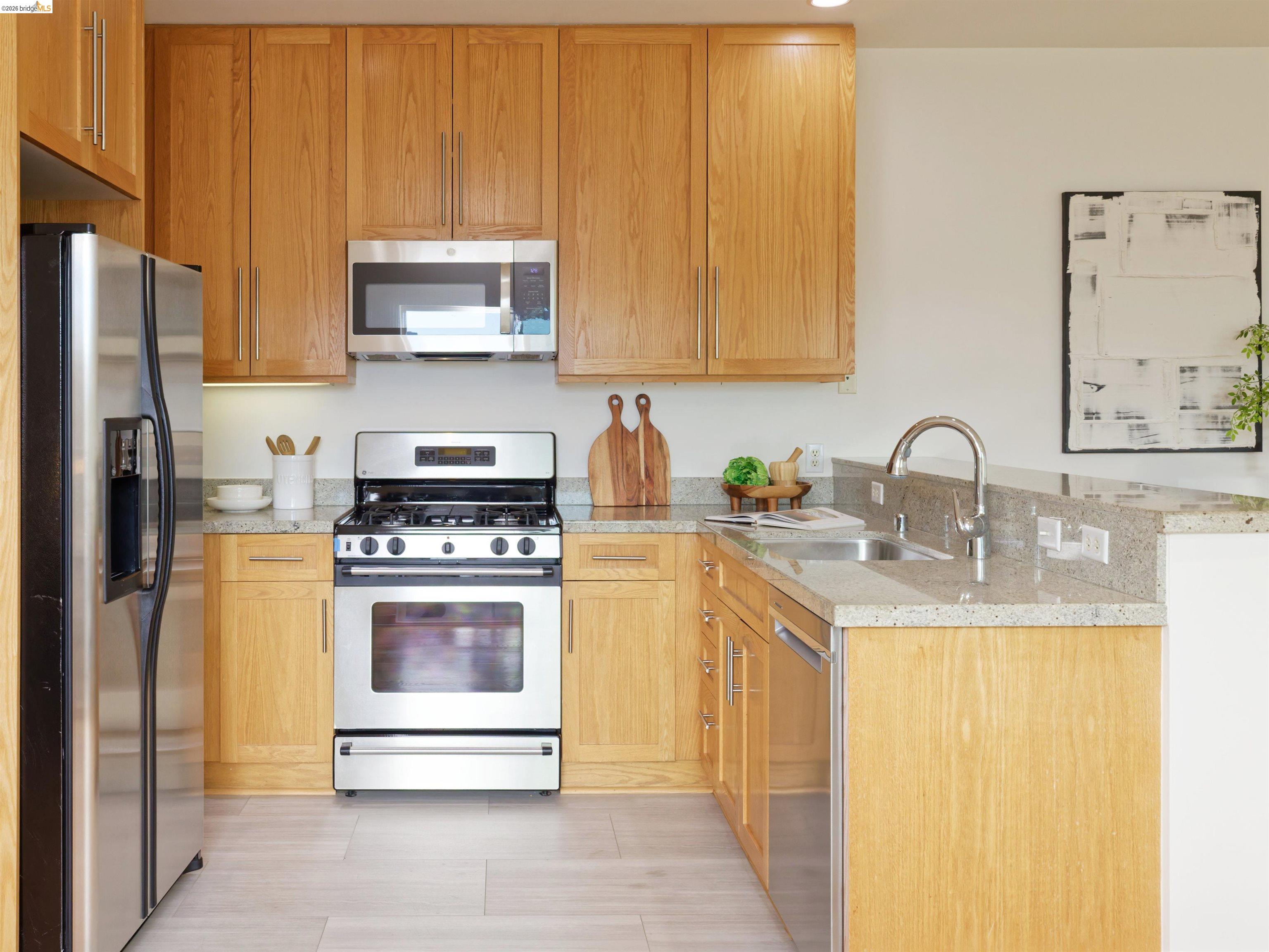 371 30th Street # 404