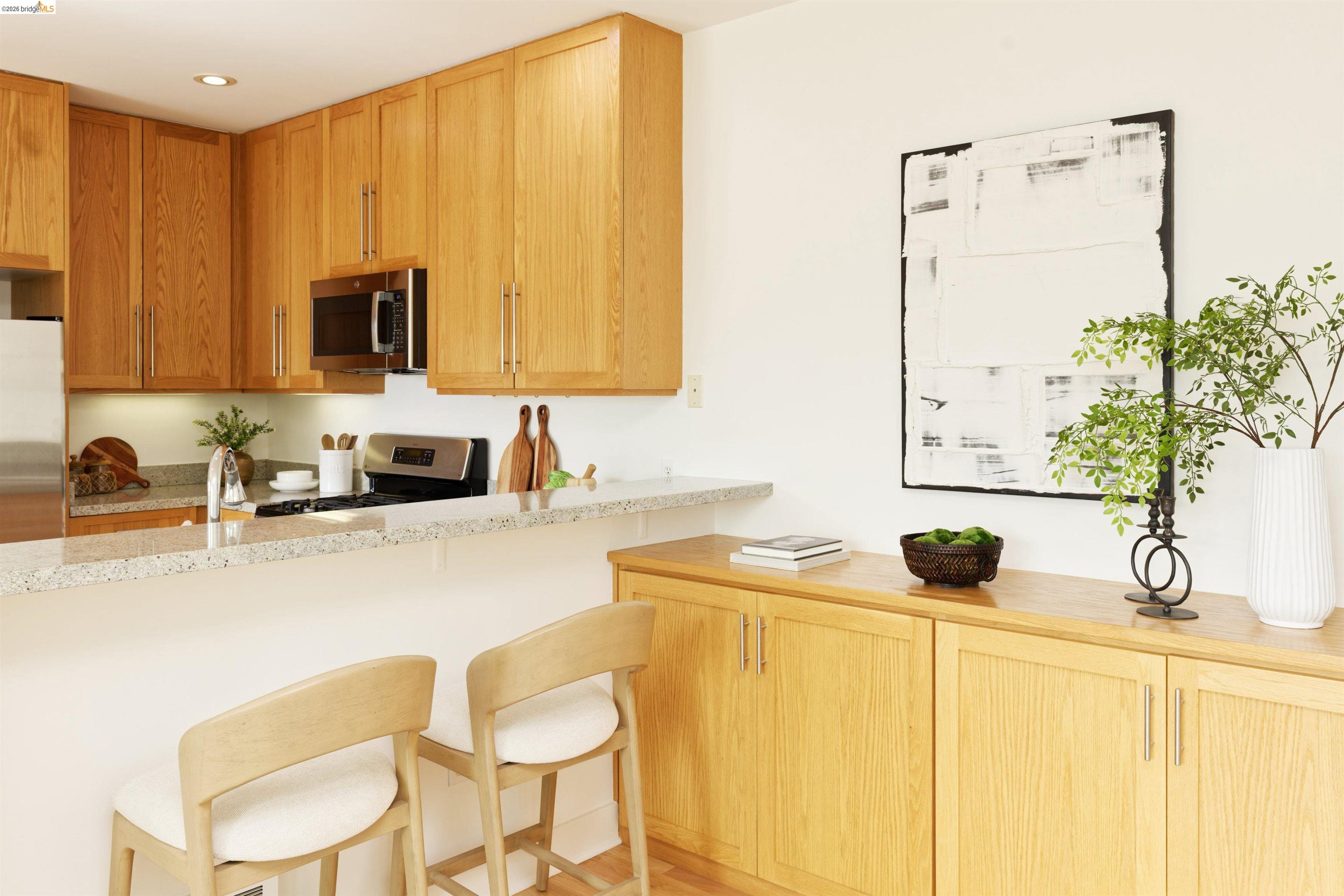 371 30th Street # 404