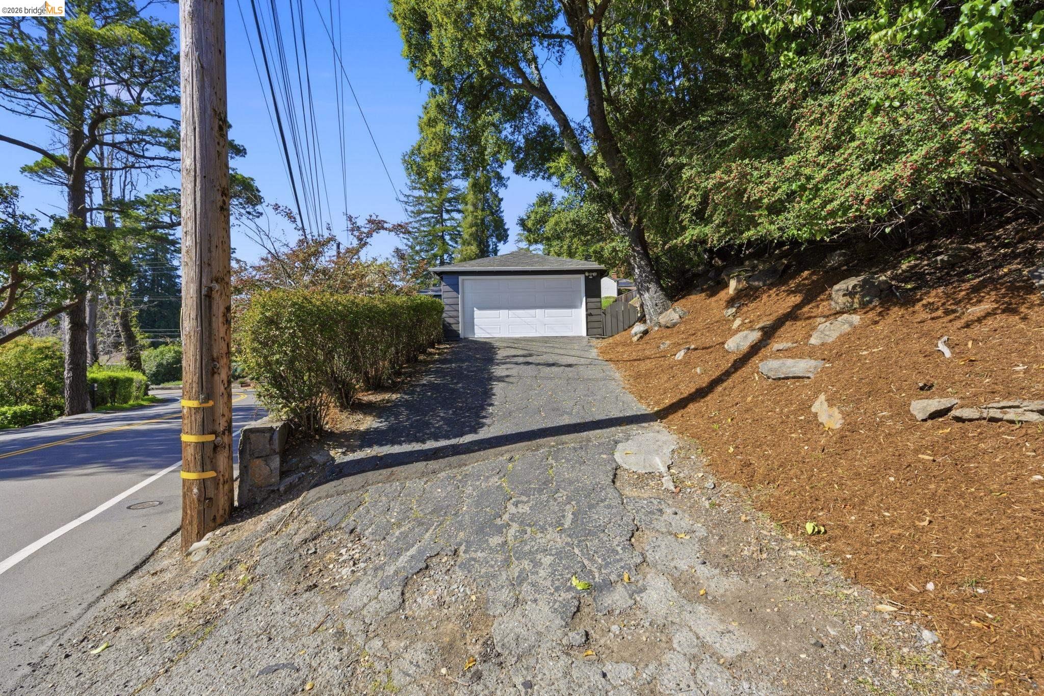 5701 Snake Rd