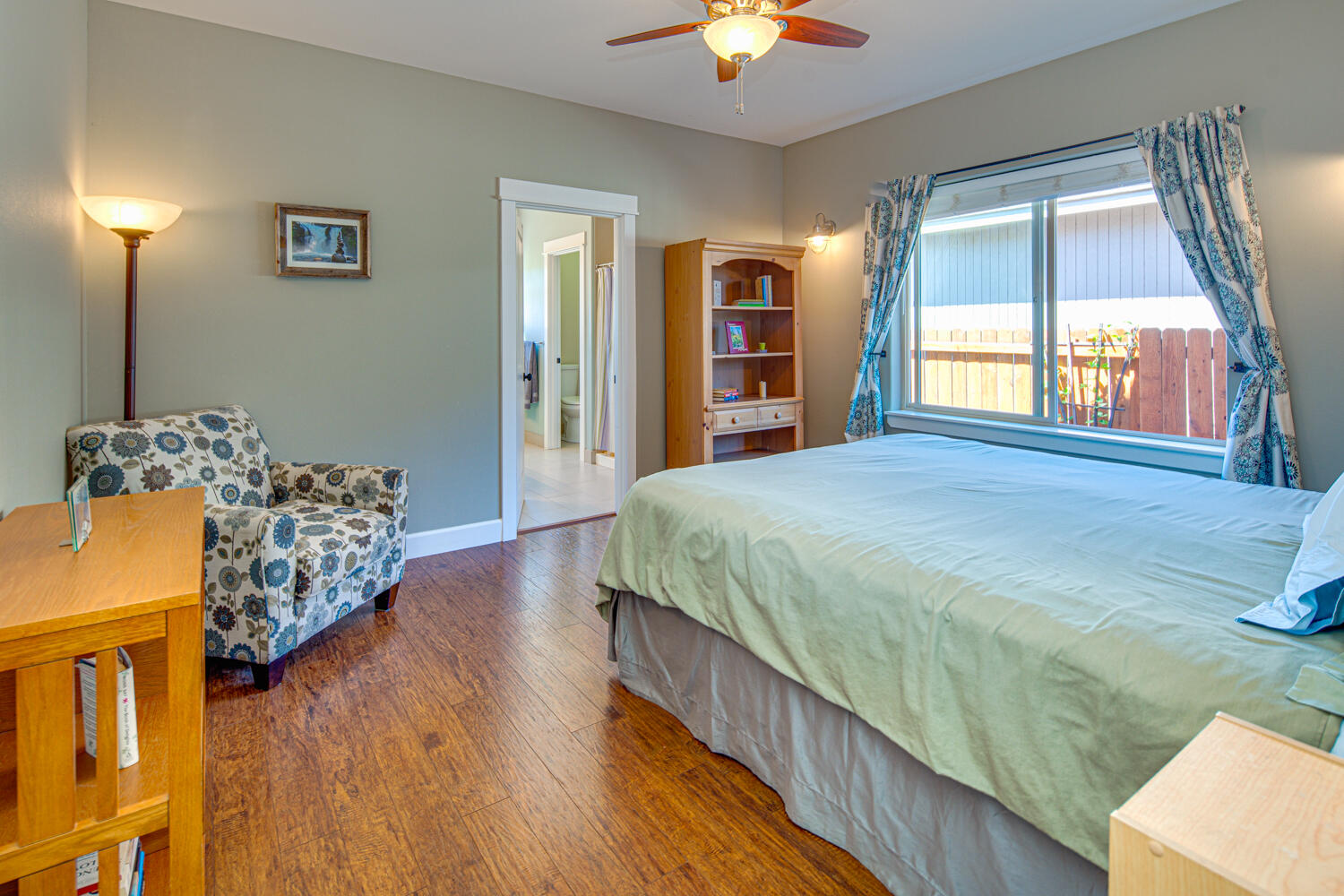 1112 NW Redwood Place