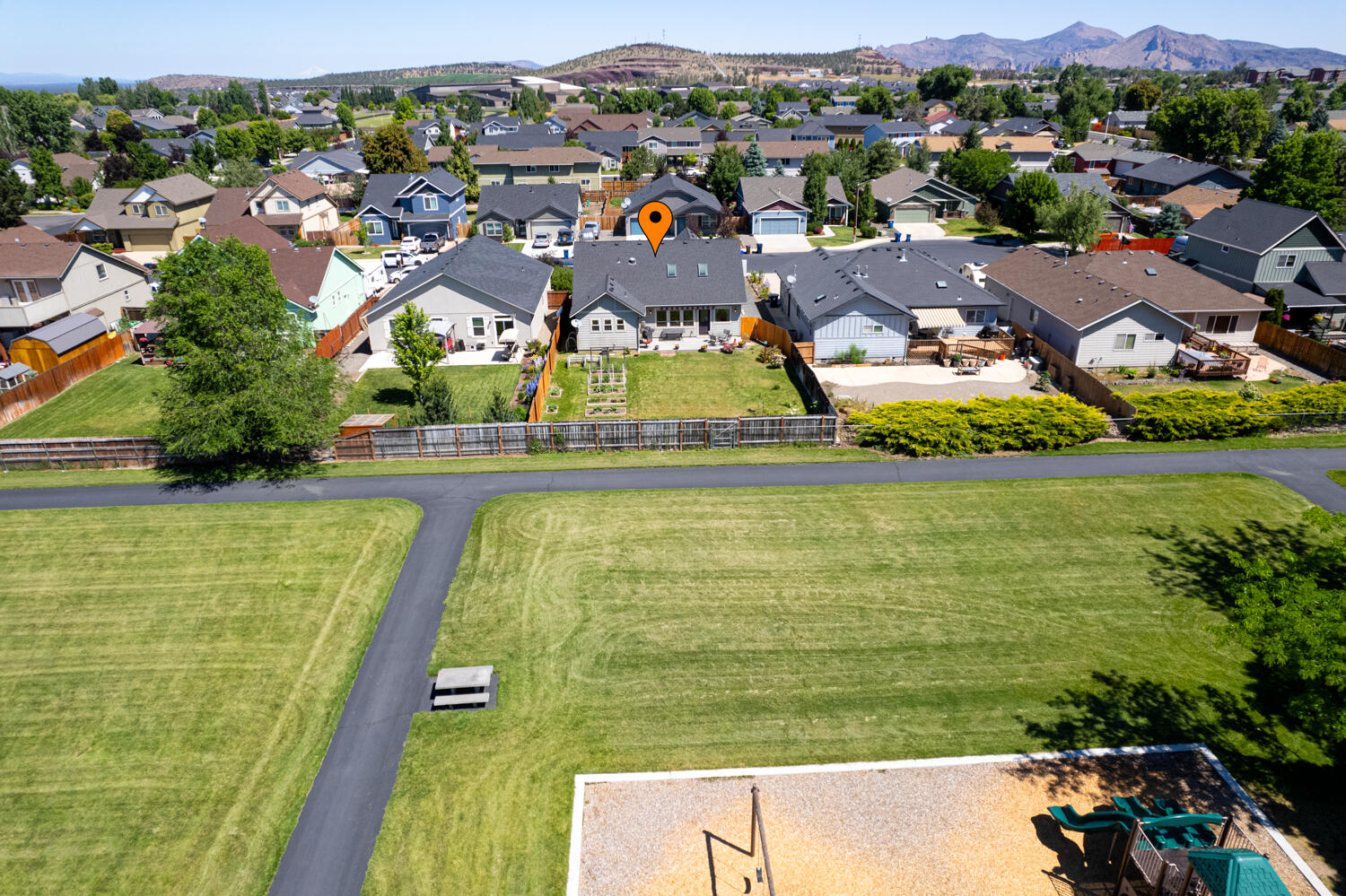 1112 NW Redwood Place