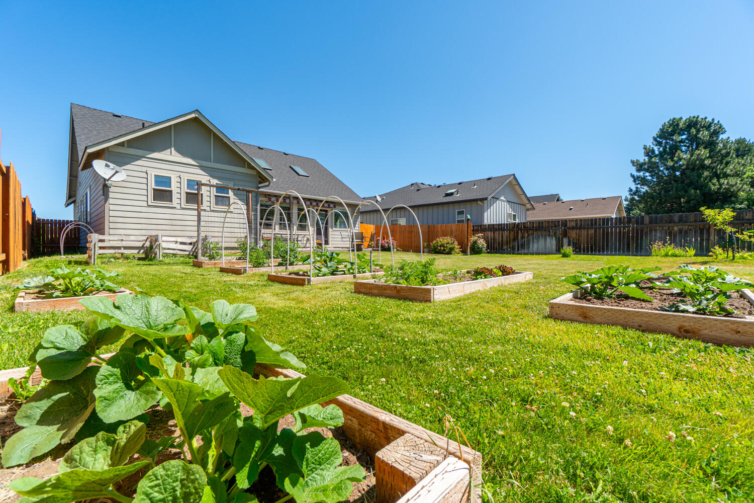 1112 NW Redwood Place