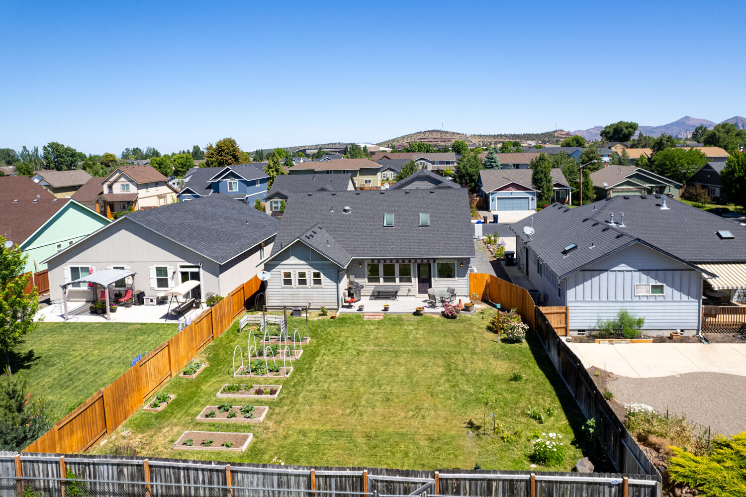 1112 NW Redwood Place