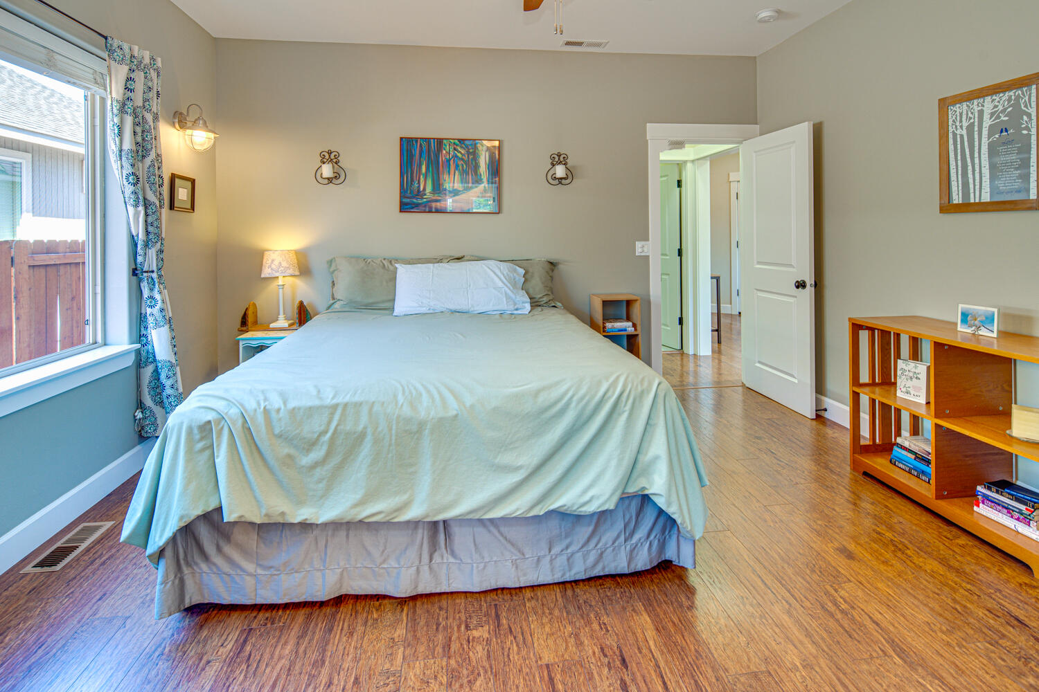 1112 NW Redwood Place