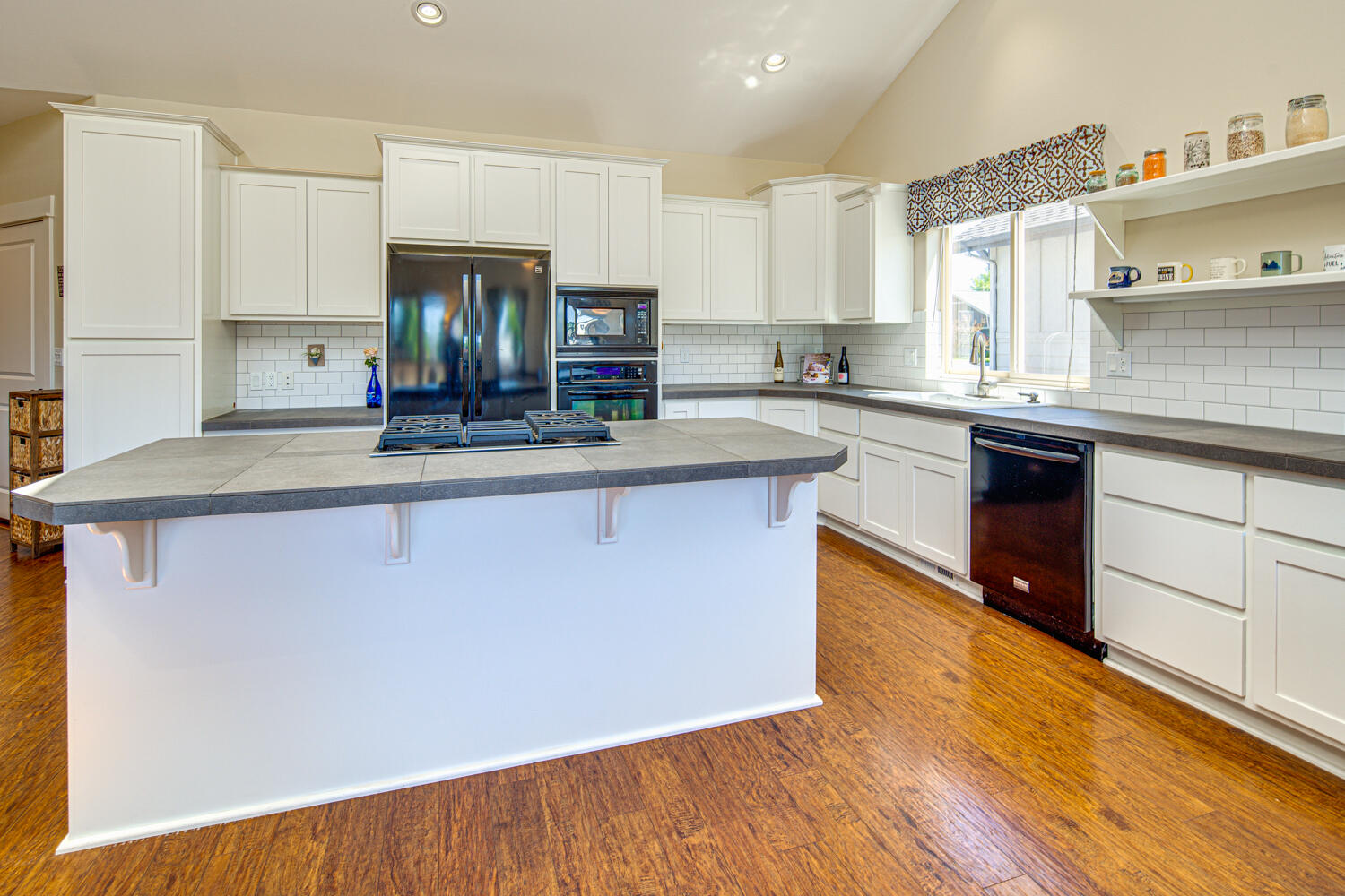 1112 NW Redwood Place