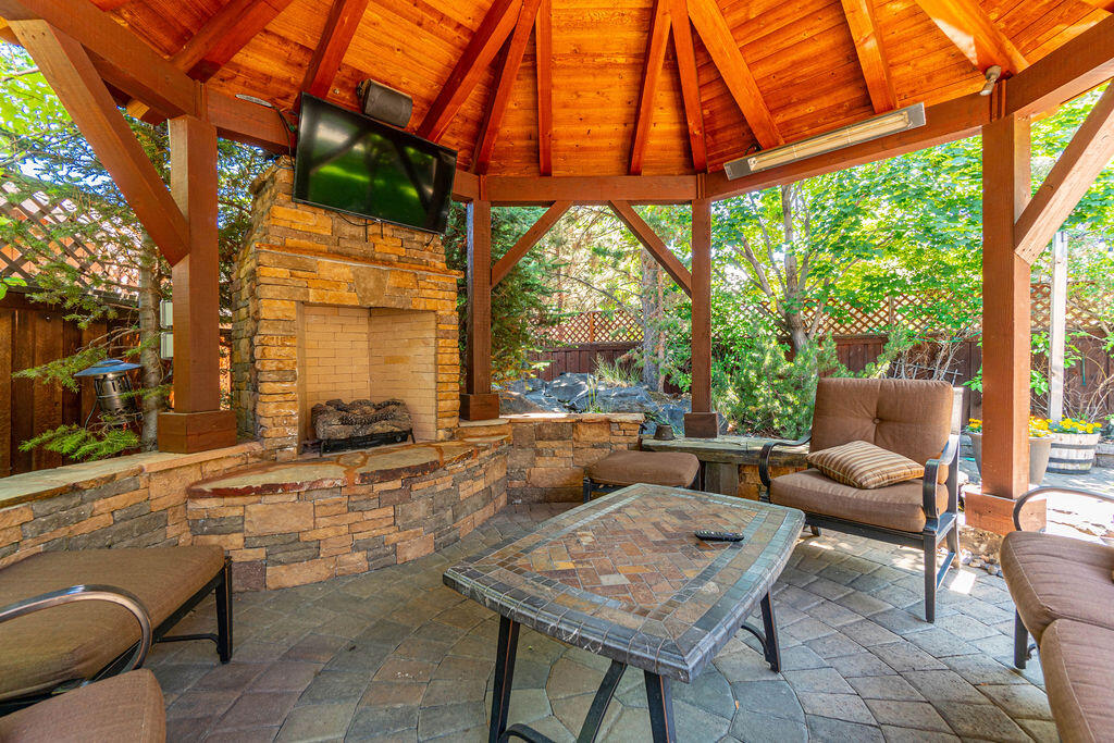 61135 Bonny Bridge