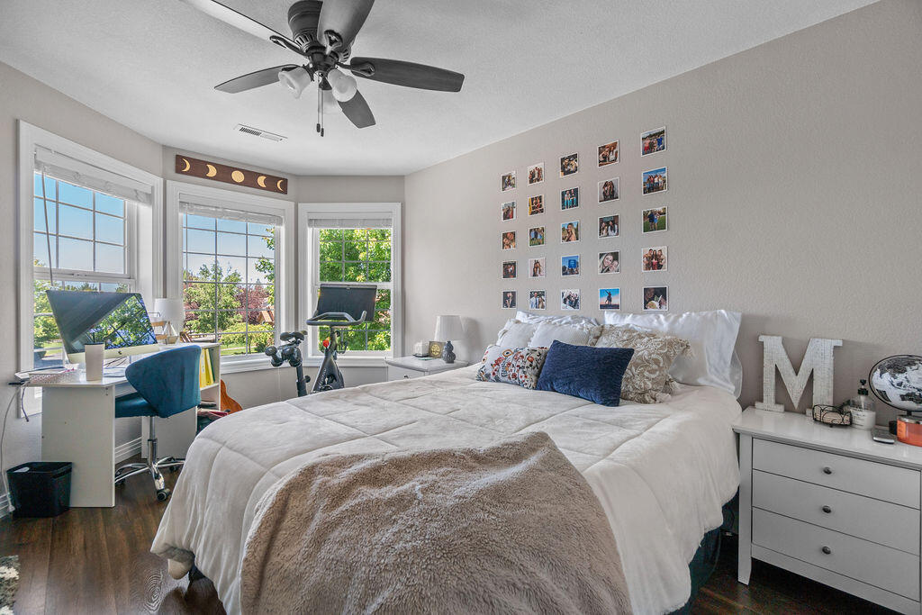 61135 Bonny Bridge