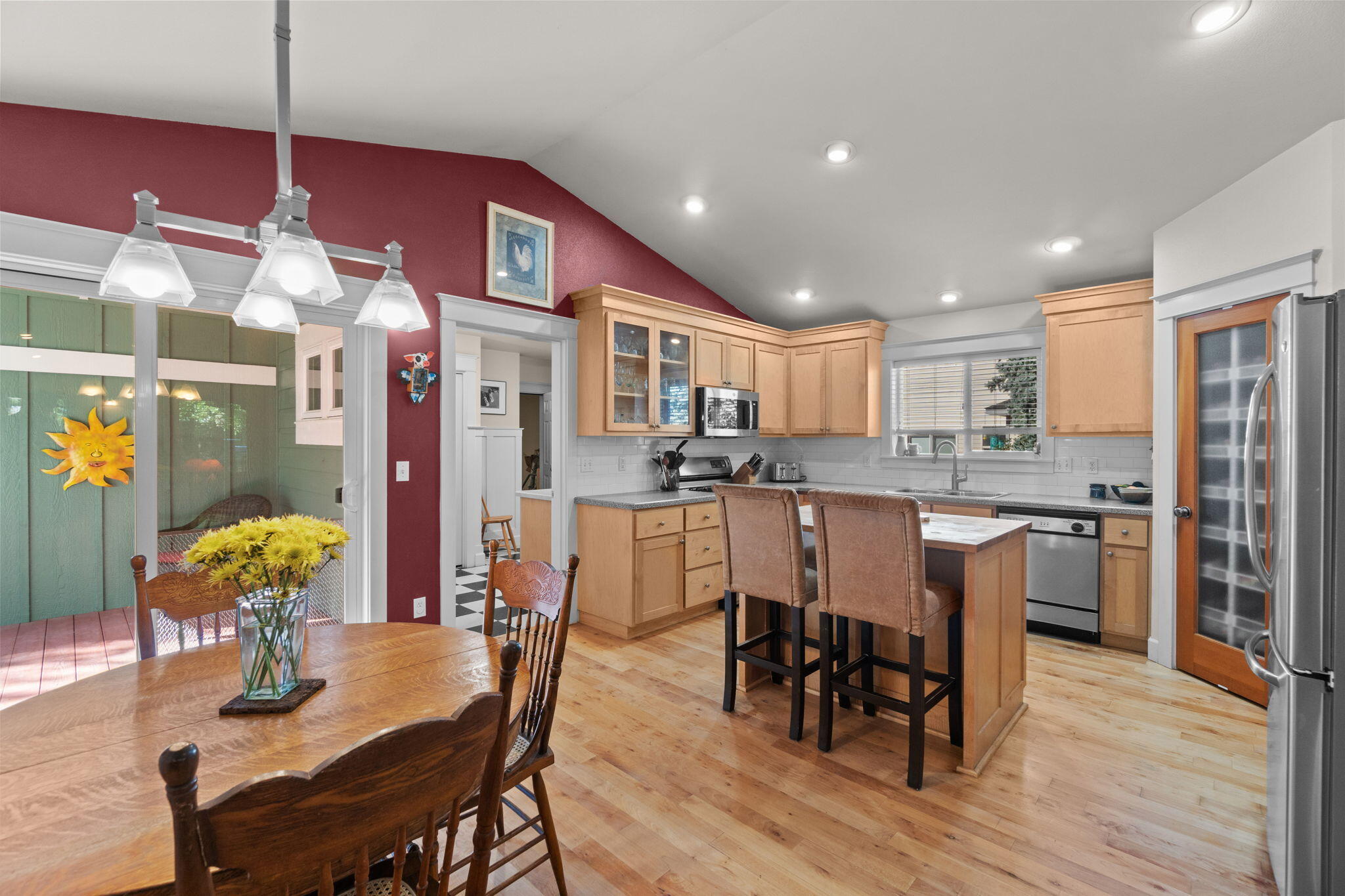 2915 NE Yellow Ribbon Drive