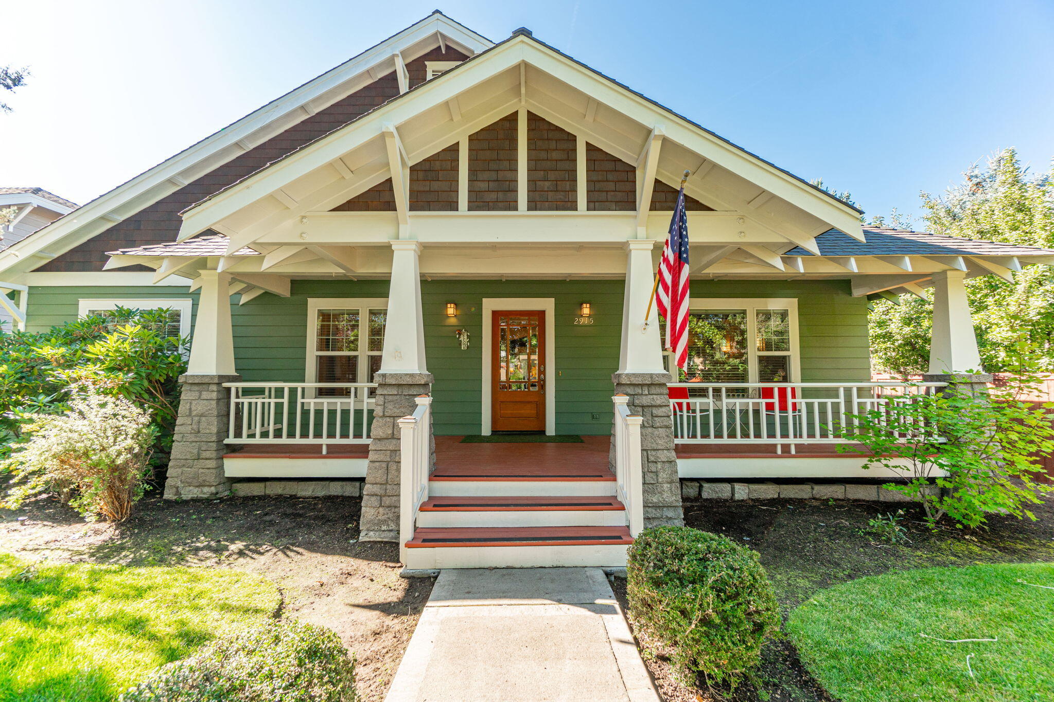 2915 NE Yellow Ribbon Drive