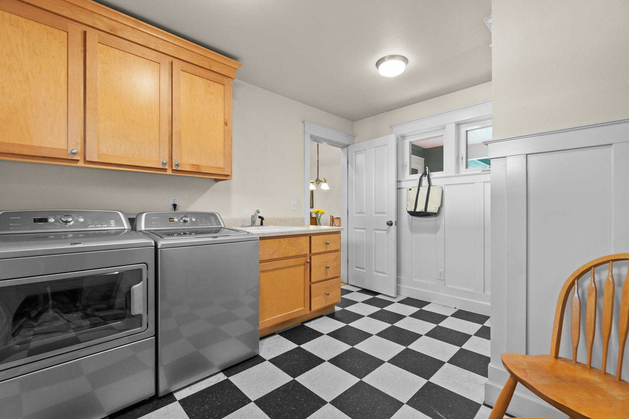 2915 NE Yellow Ribbon Drive