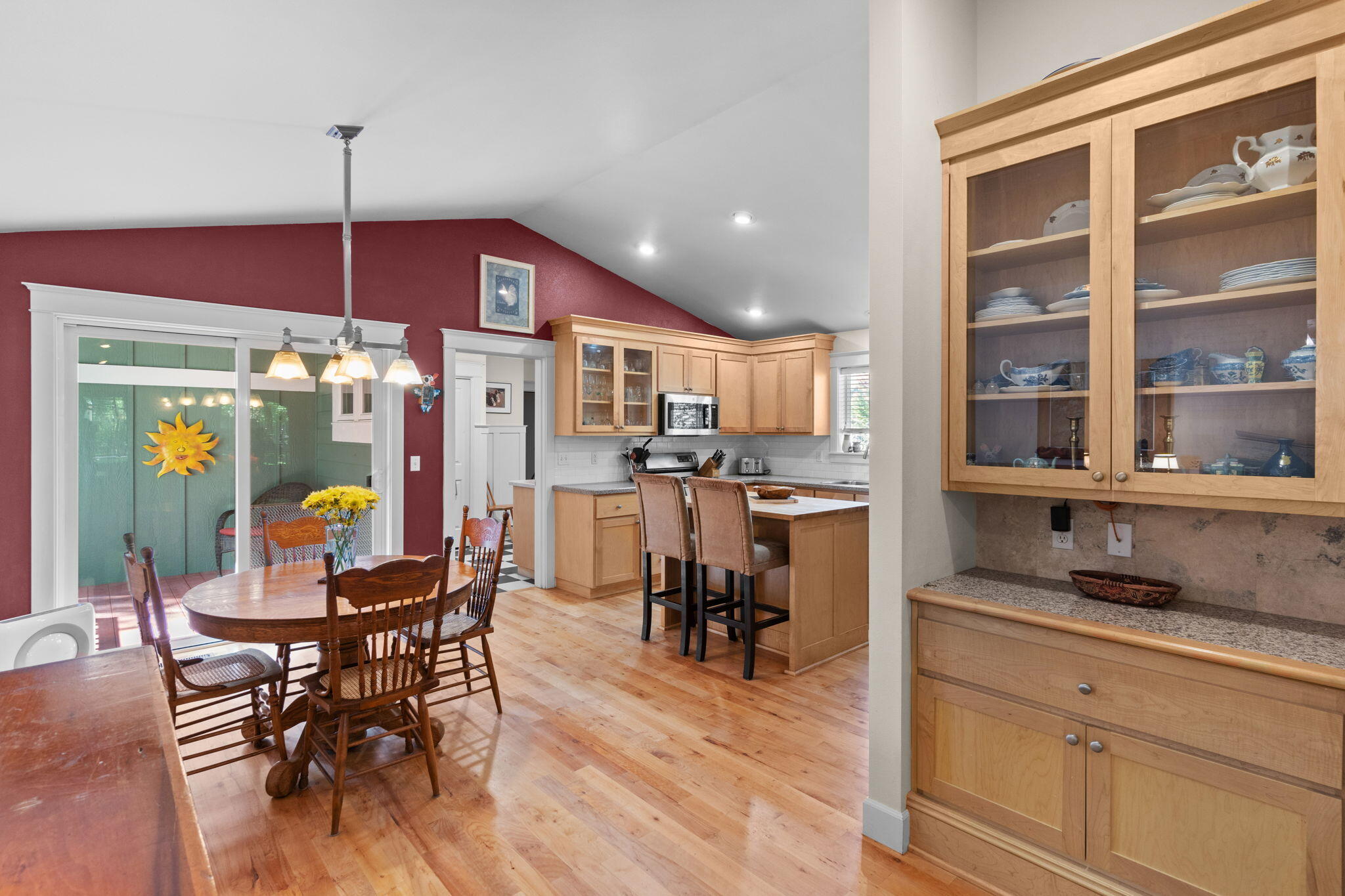 2915 NE Yellow Ribbon Drive