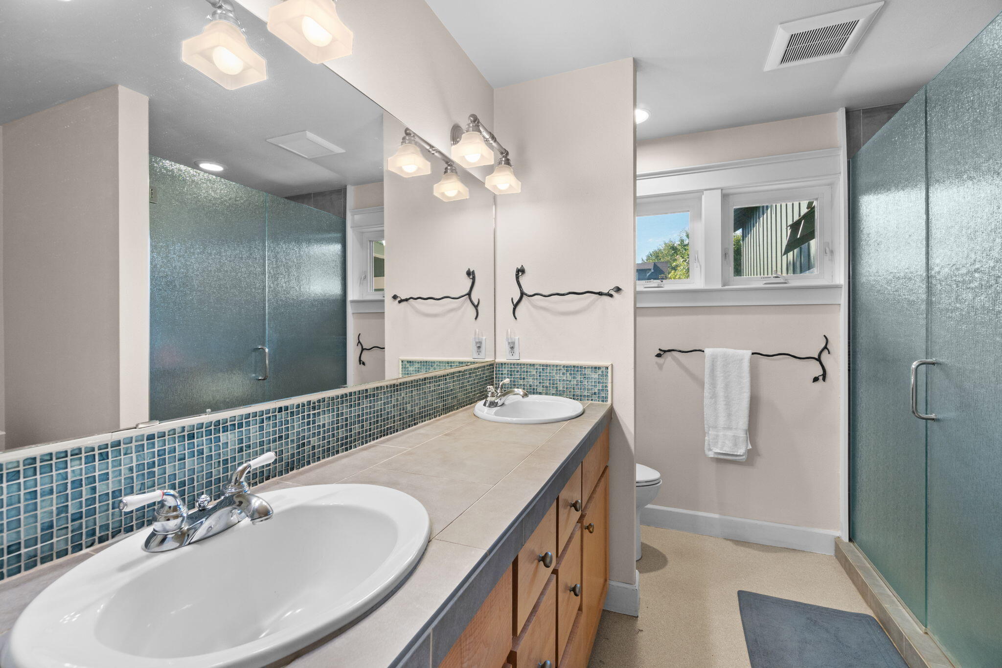 2915 NE Yellow Ribbon Drive