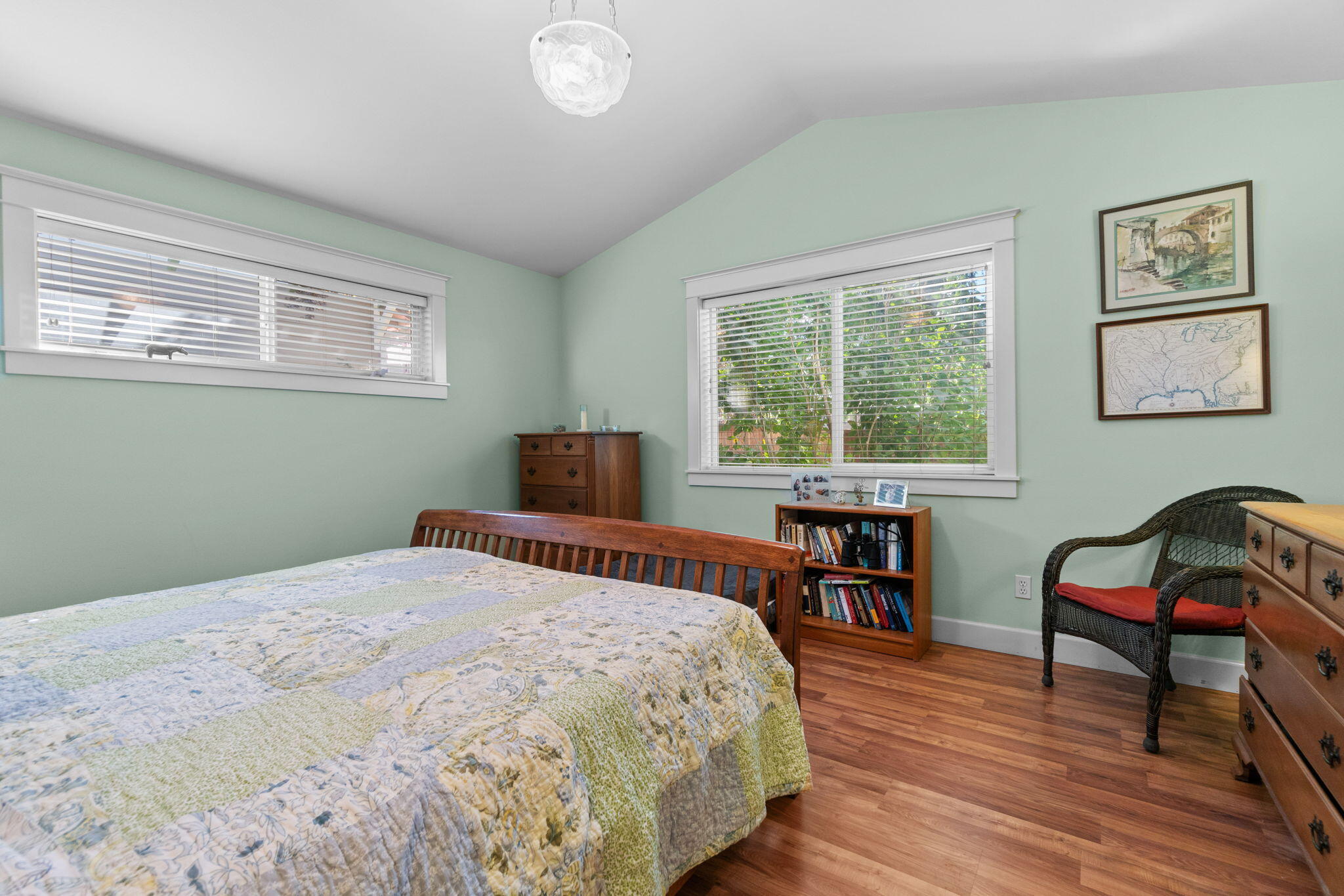 2915 NE Yellow Ribbon Drive