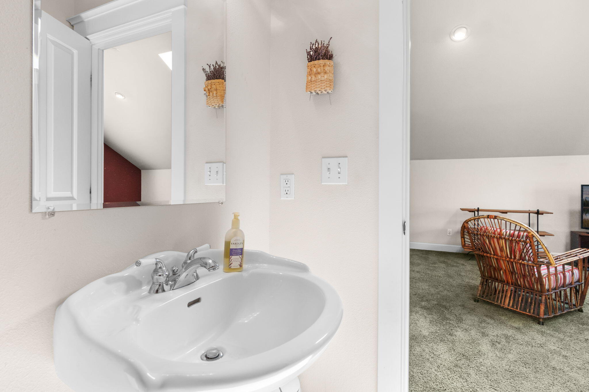 2915 NE Yellow Ribbon Drive