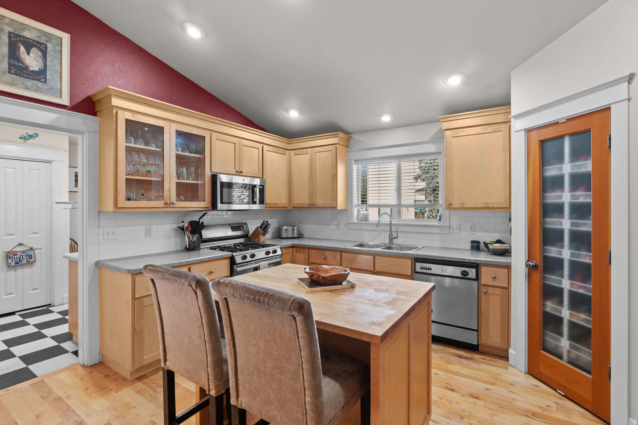 2915 NE Yellow Ribbon Drive