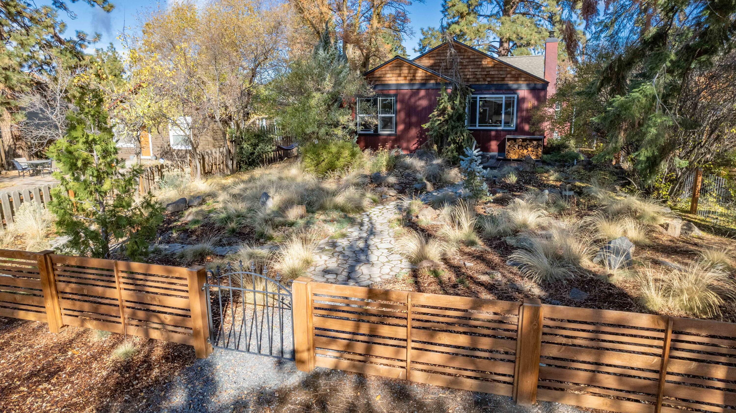 742 NE Quimby Avenue