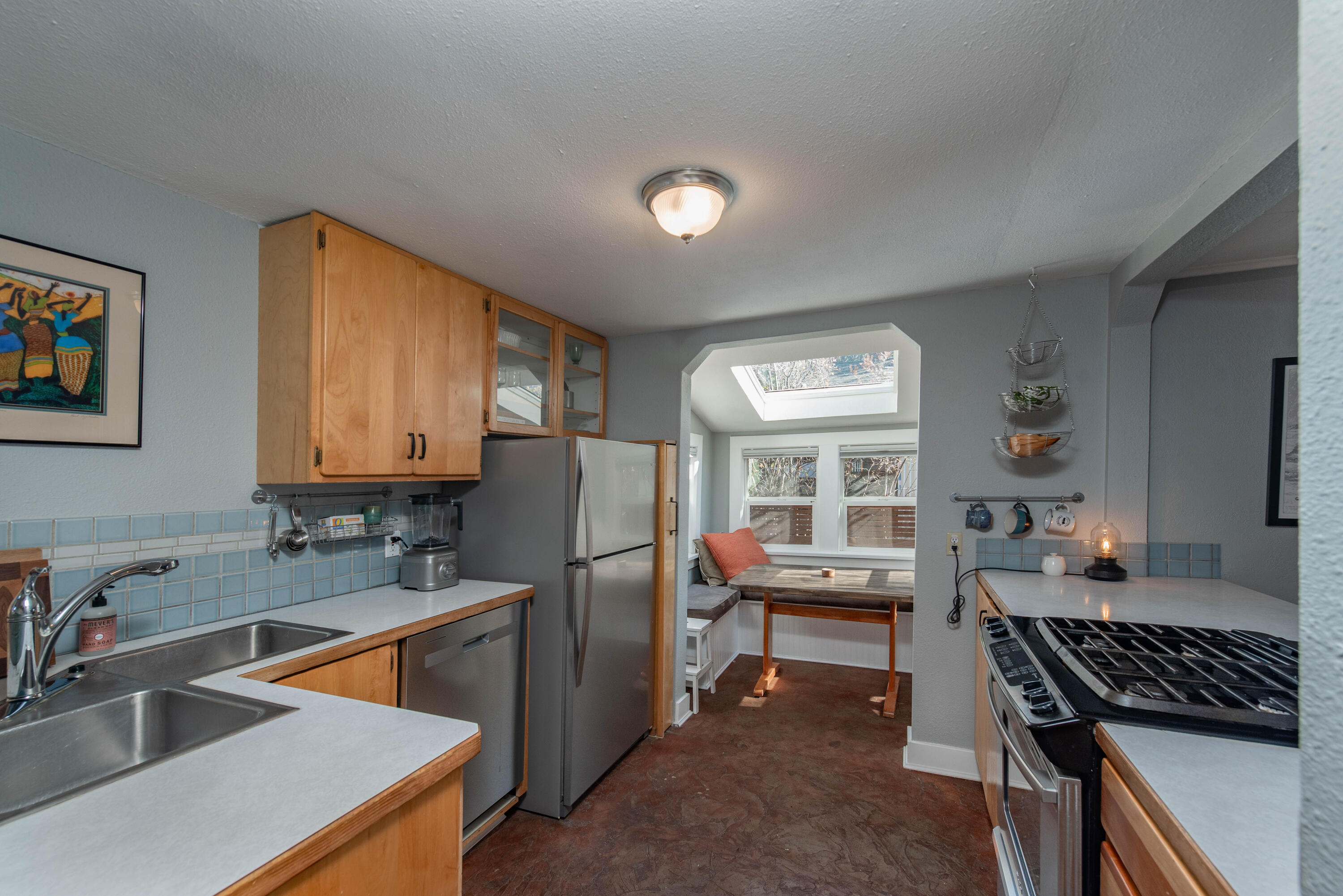 742 NE Quimby Avenue