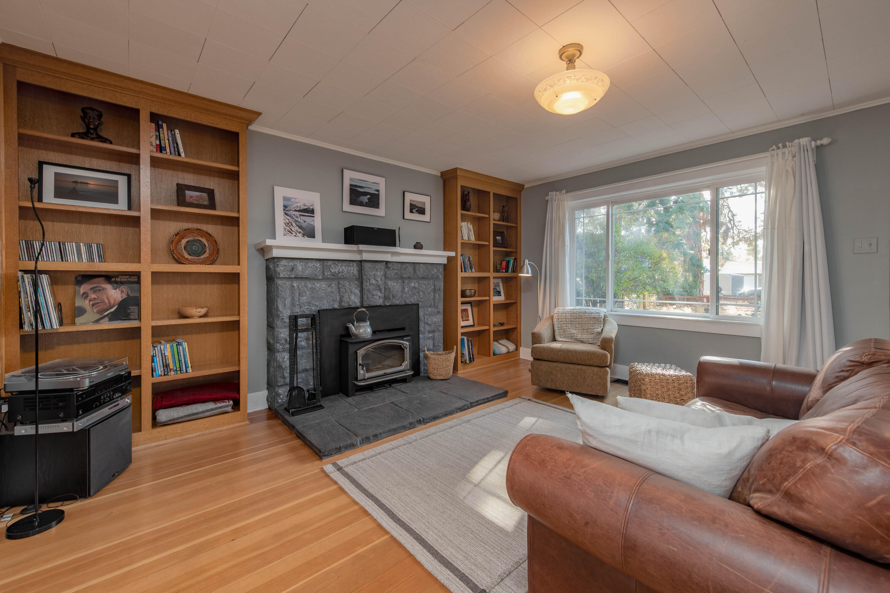 742 NE Quimby Avenue