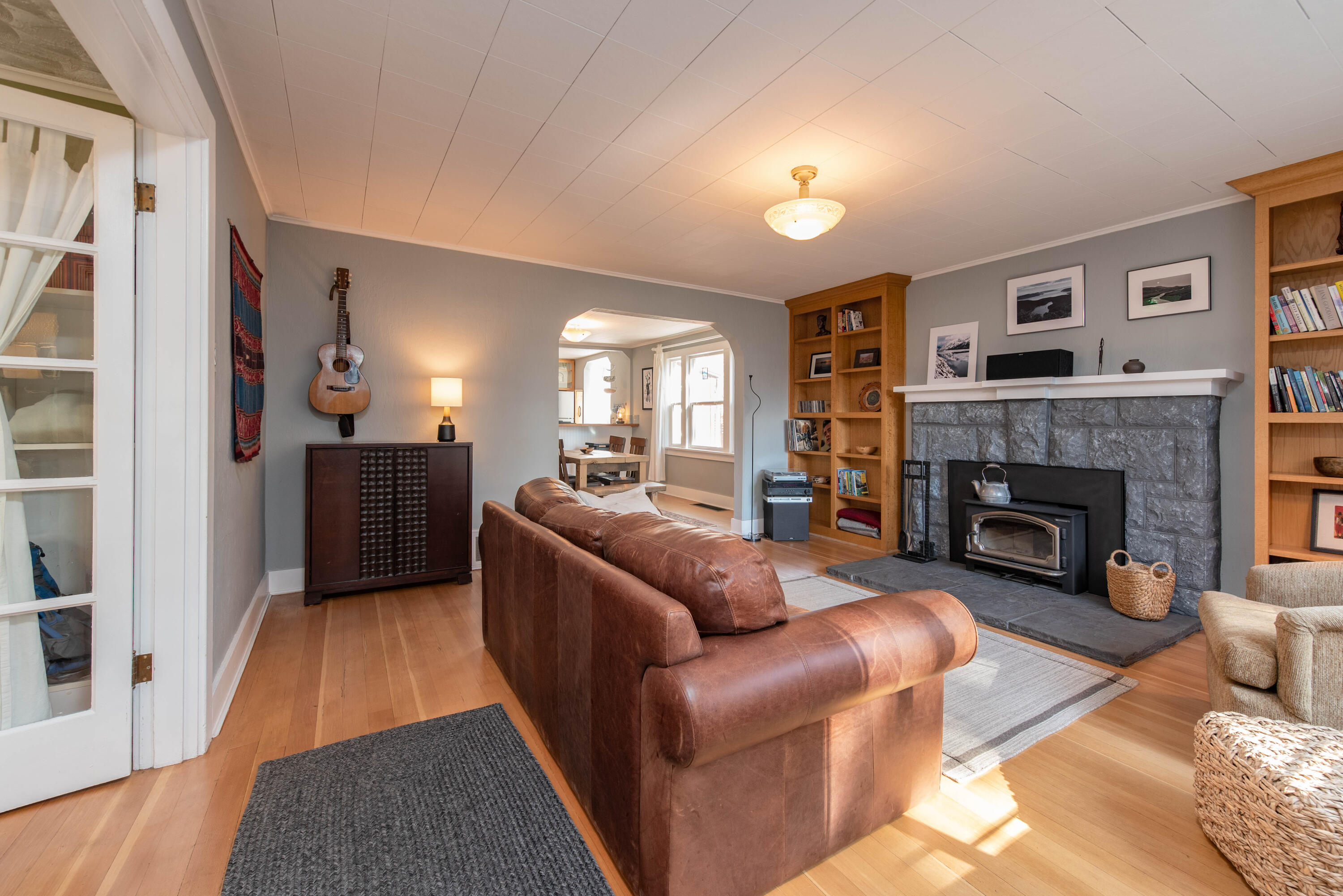 742 NE Quimby Avenue